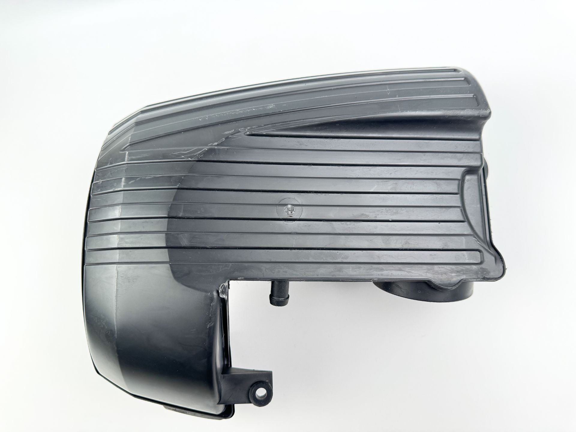 2004 Suzuki 115 HP 4 Stroke Outboard Intake Air Silencer Assembly 13810-90J01 OEM