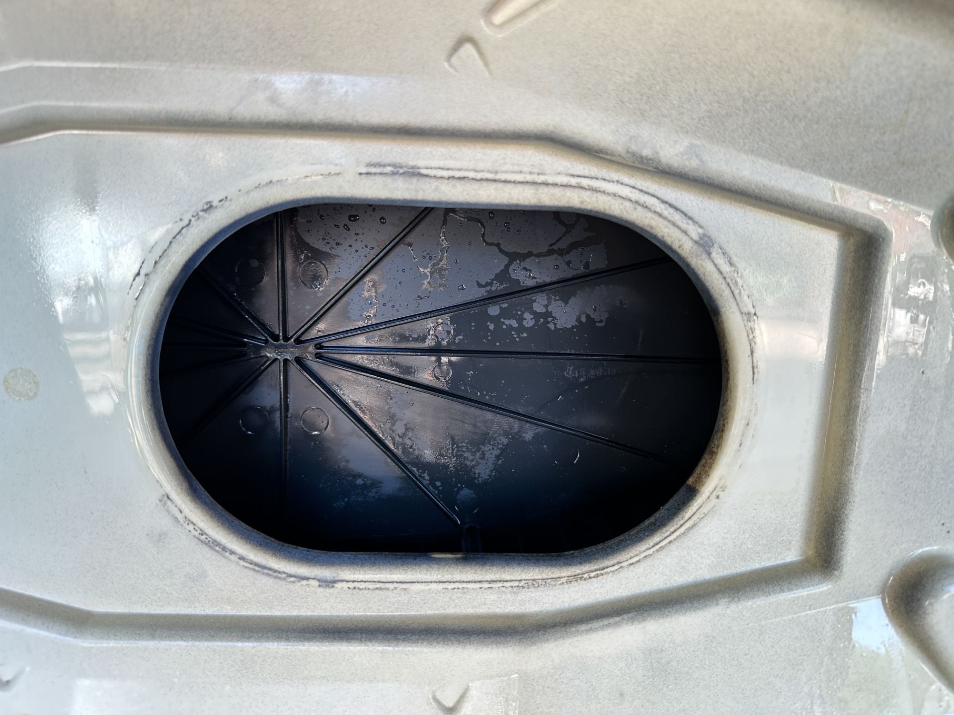 2018 Suzuki 350 HP 4 Stroke Outboard Top Cowling 61420-98823-BBK OEM