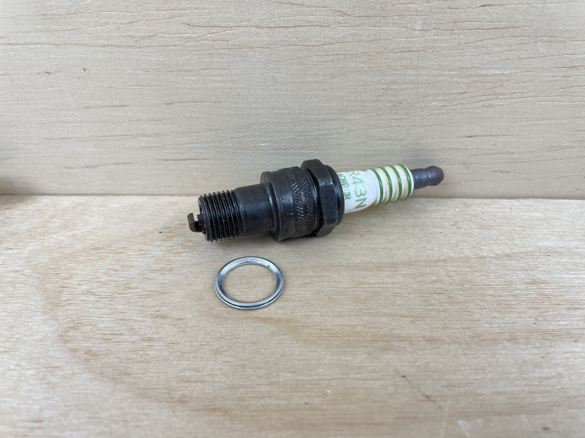 AC GM CR43N Spark Plug Brand New OEM NOS