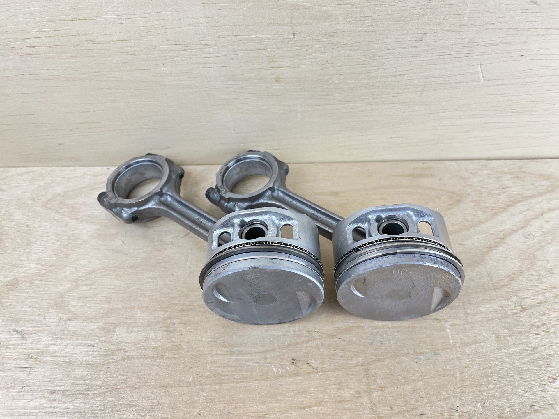 2004 Mercury 40HP 4 Stroke Outboard Piston Connecting Rod Assembly 856064A1 - 2