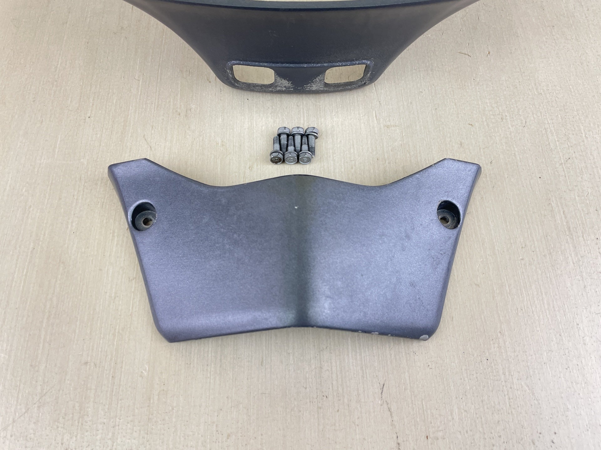 2002 Yamaha 200HP 2 Stroke Outboard Bottom Lower Apron Cover 6R3-42741-02-8D