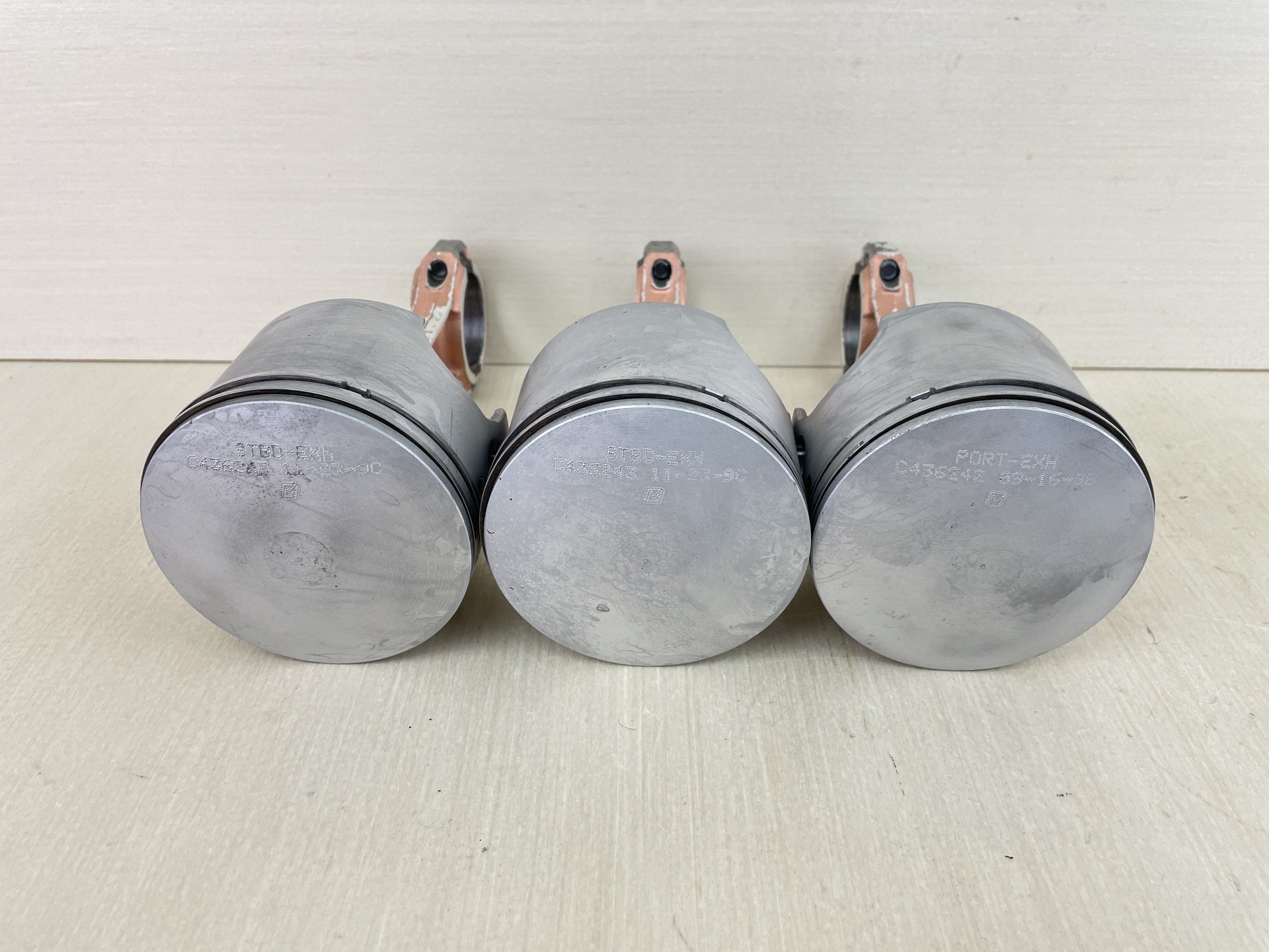 2000 Johnson Evinrude 90HP 2 Stroke Outboard Piston & Connecting Rod Set