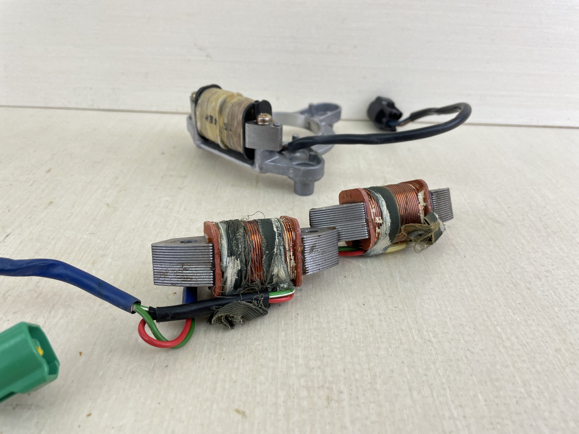 2004 Yamaha 60HP 2 Stroke Outboard Charge Lighting Coil Pulser Set
