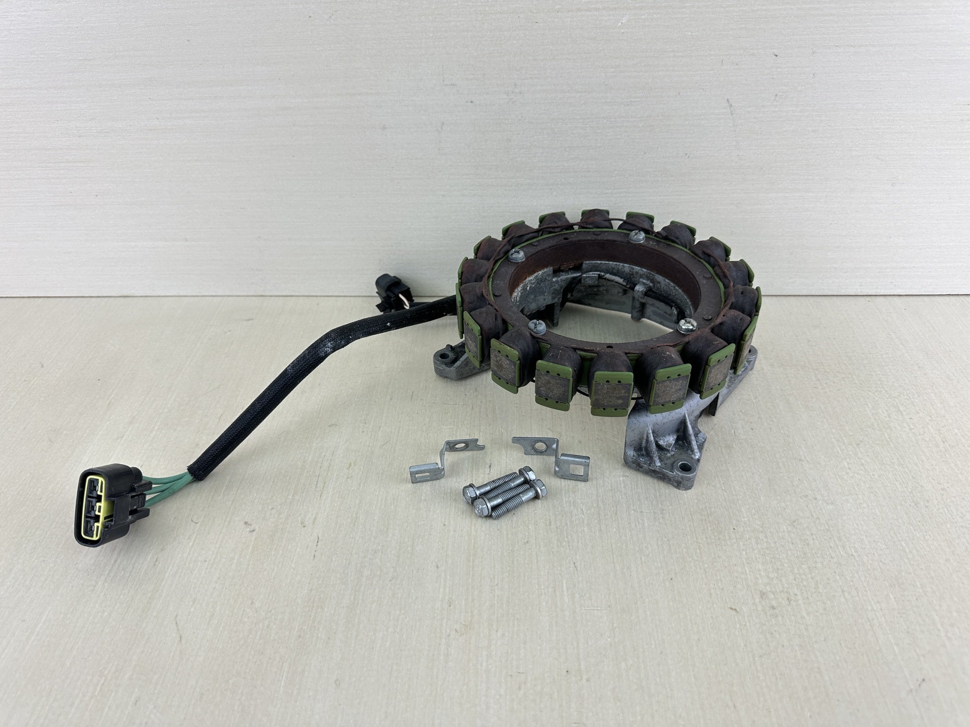2006 Yamaha 150HP 4 Stroke Outboard Stator Pulser Base Assembly 63P-81460-00-00