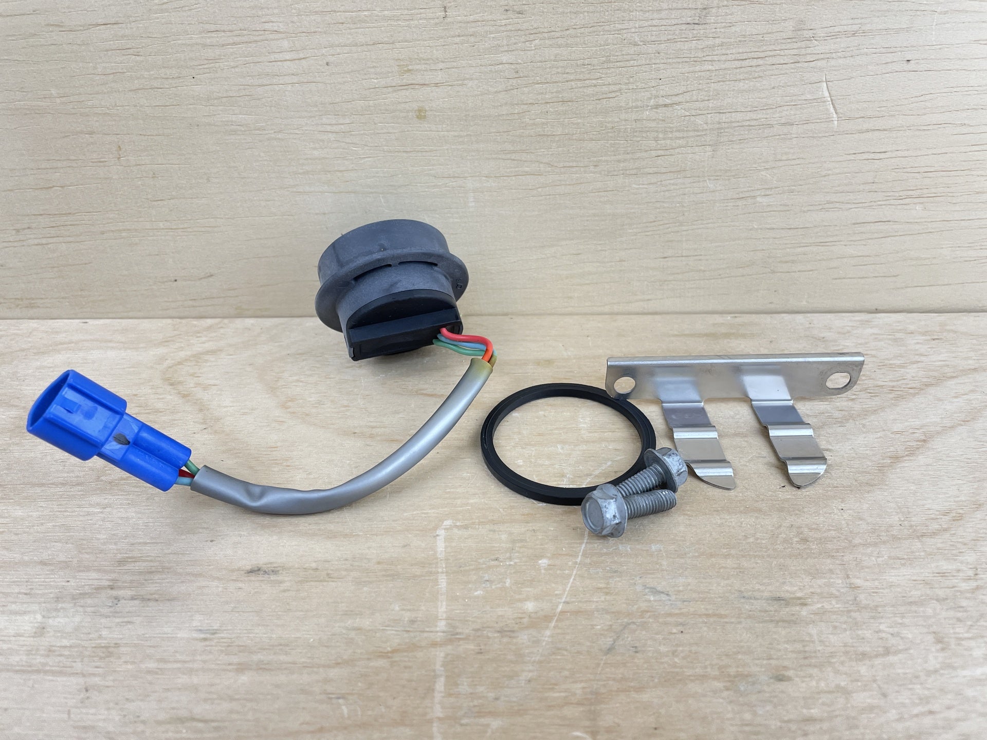 2011 Yamaha 90HP F90 4 Stroke Outboard Trim Tilt Switch Assembly 63D-82563-11-00