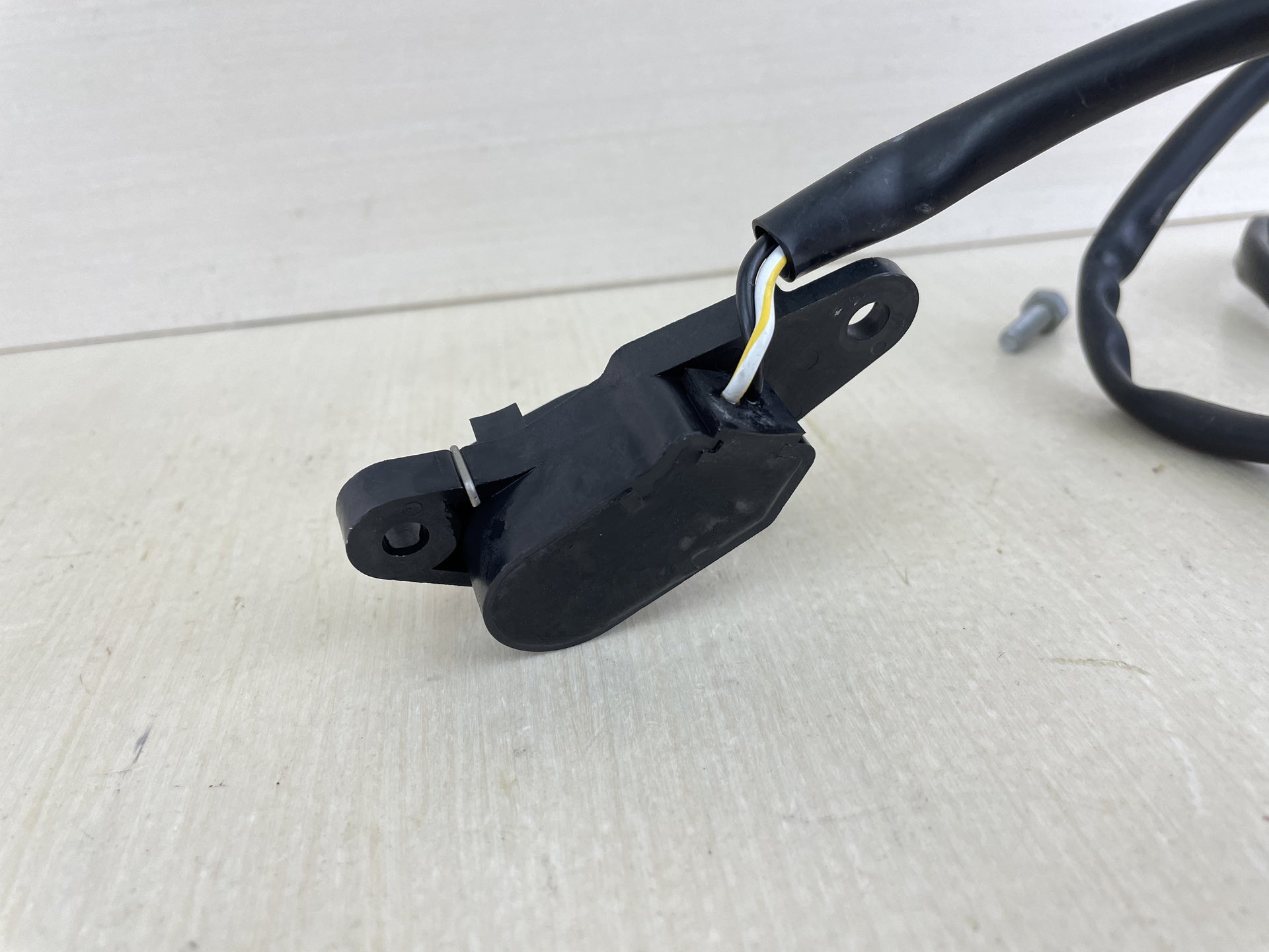 2004 Suzuki 225HP 4 Stroke Outboard Trim Sender Unit 34801-93J04