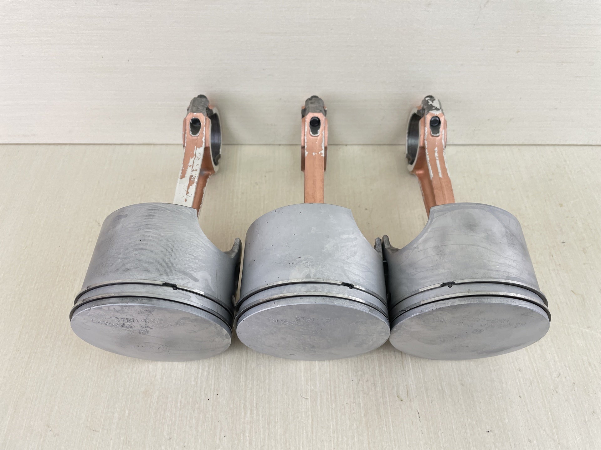 2000 Johnson Evinrude 90HP 2 Stroke Outboard Piston & Connecting Rod Set