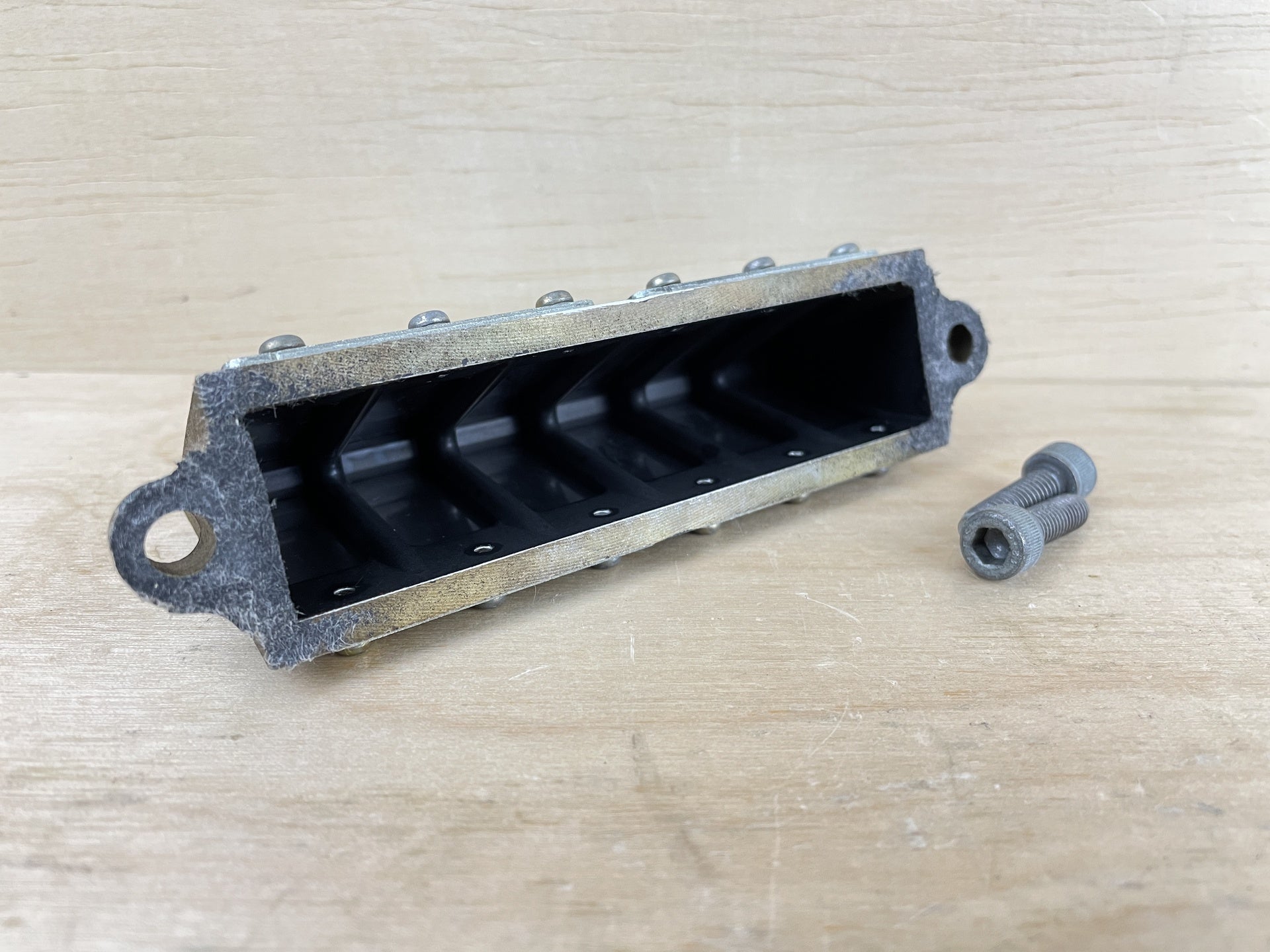 2005 Mercury 75HP Optimax 2 Stroke Outboard Reed Block Assembly 828623T4
