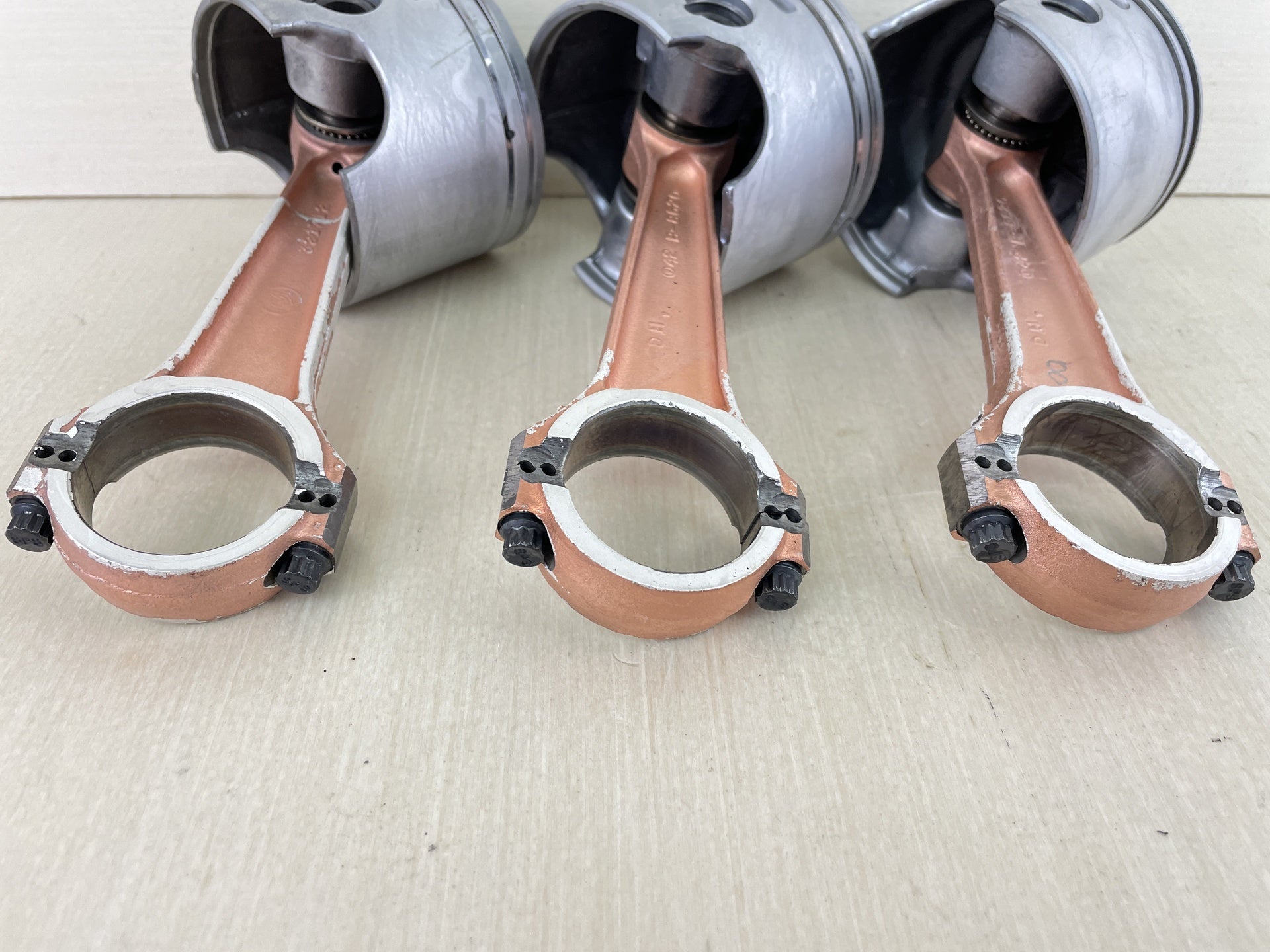 2000 Johnson Evinrude 90HP 2 Stroke Outboard Piston & Connecting Rod Set