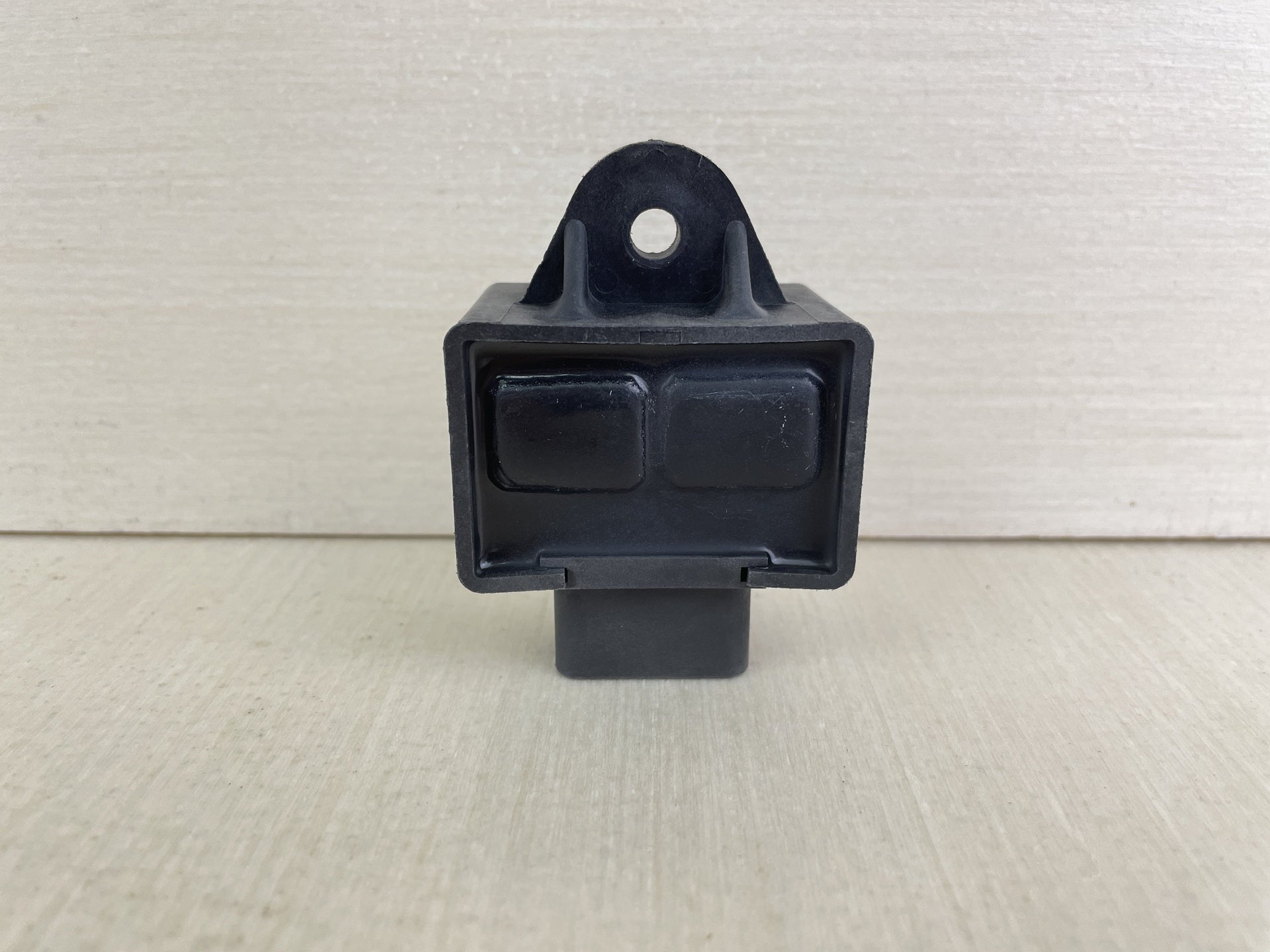 2006 Yamaha 60HP 4 Stroke Outboard Ignition Main Relay 60E-81950-00-00