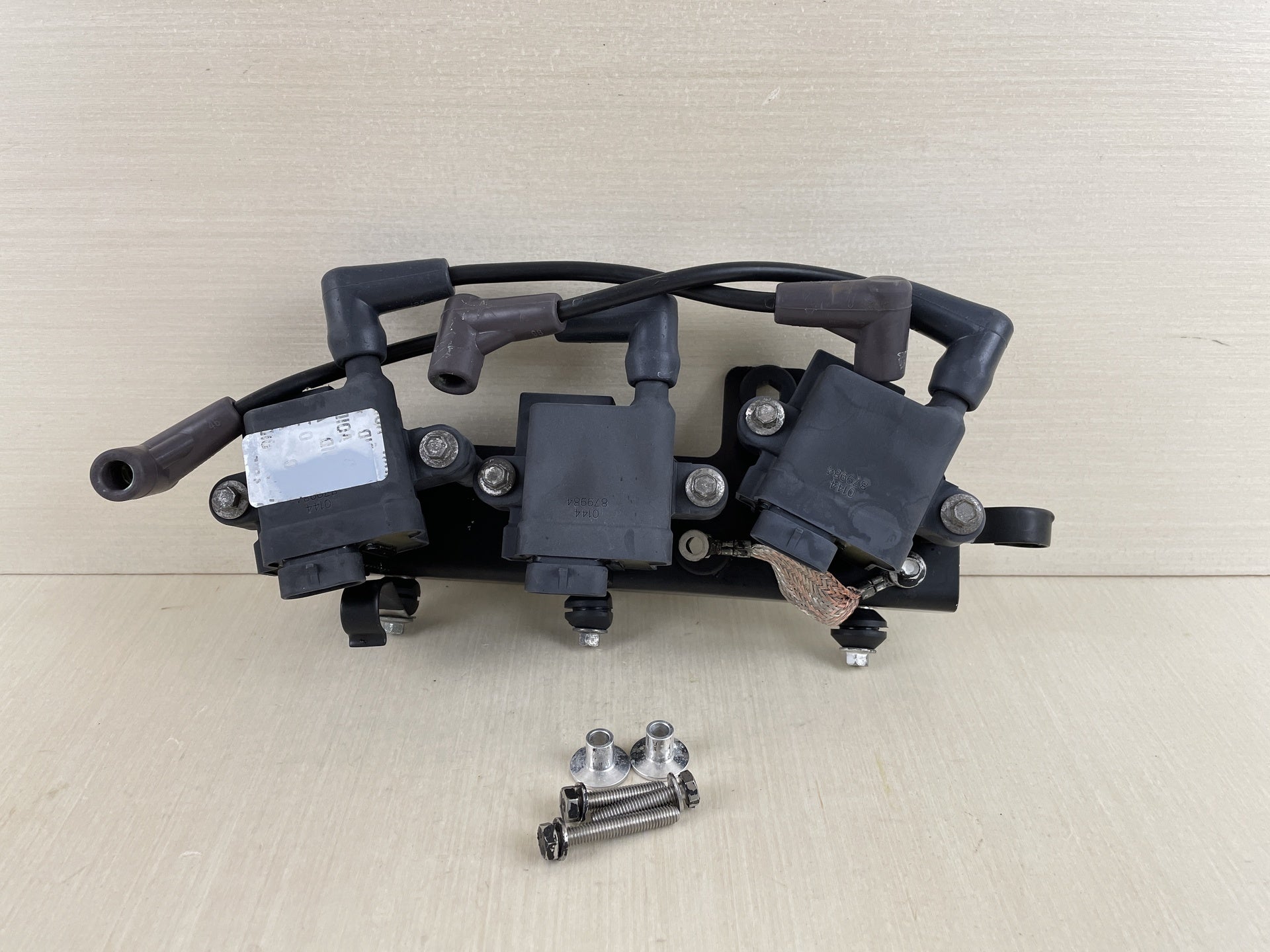 2005 Mercury 40HP 4 Stroke Outboard Ignition Coil Set With Plate 879984T00