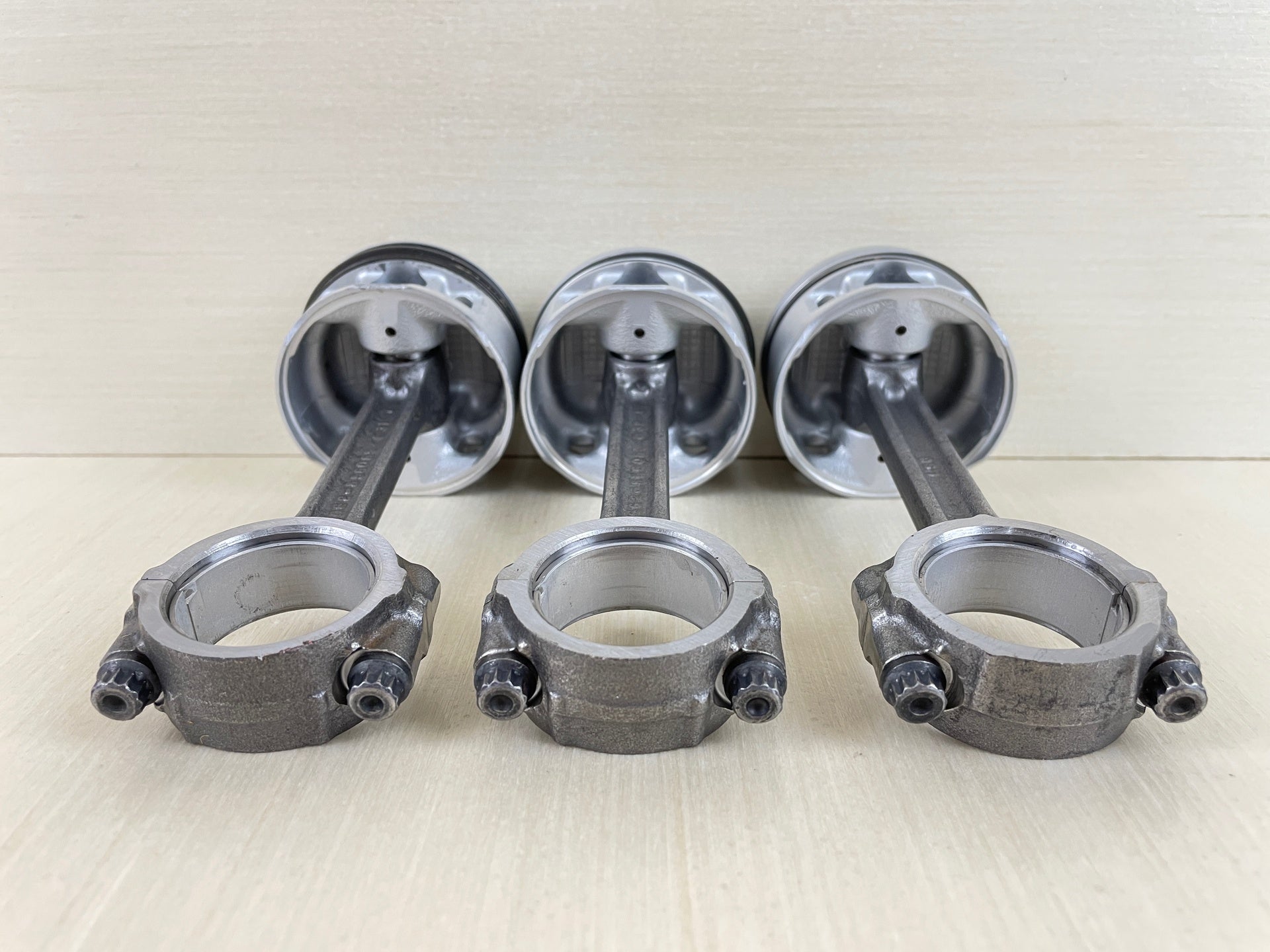 2002 Yamaha 30HP 4 Stroke Outboard Piston & Connecting Rod Assembly Set 65W-11631-00-96