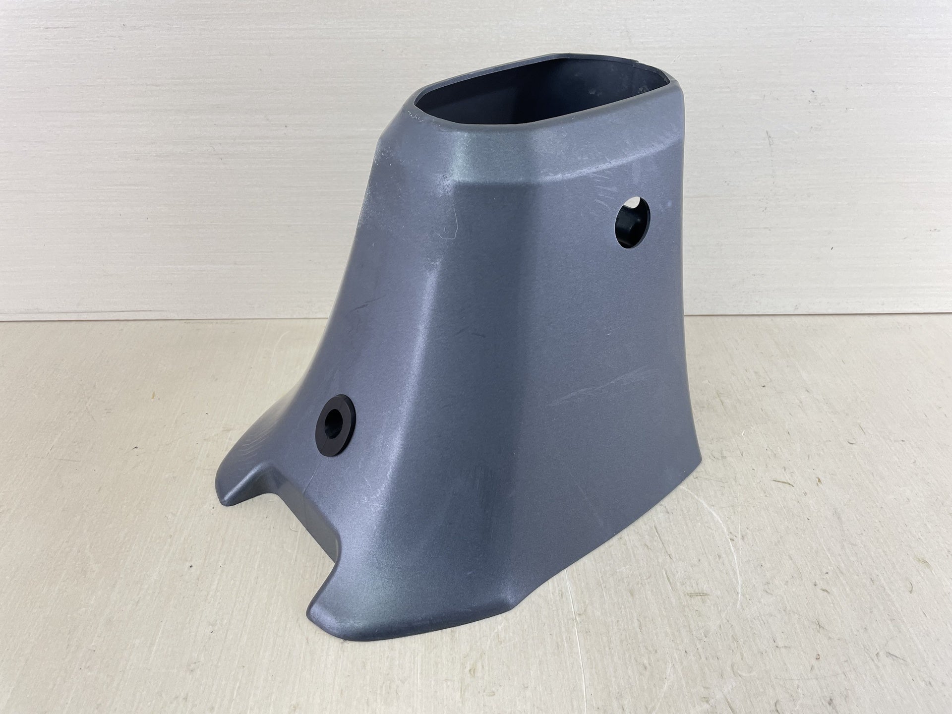 2005 + Yamaha 6 8 HP 4 Stroke Outbard Lower Apron Cover 60R-G2741-00-00