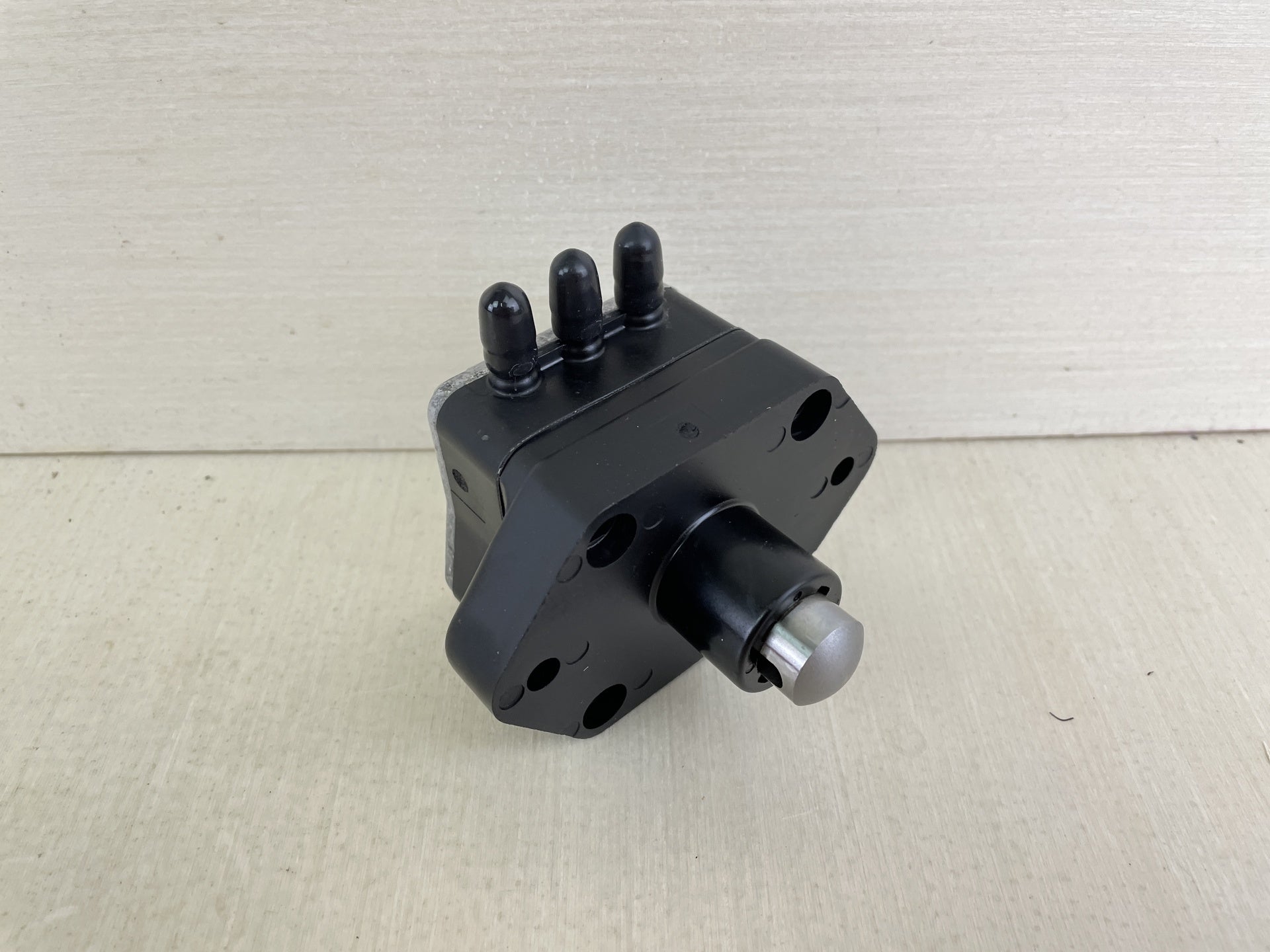 2000 Yamaha 40HP 4 Stroke Outboard Fuel Pump Assembly 62Y-24410-02-00