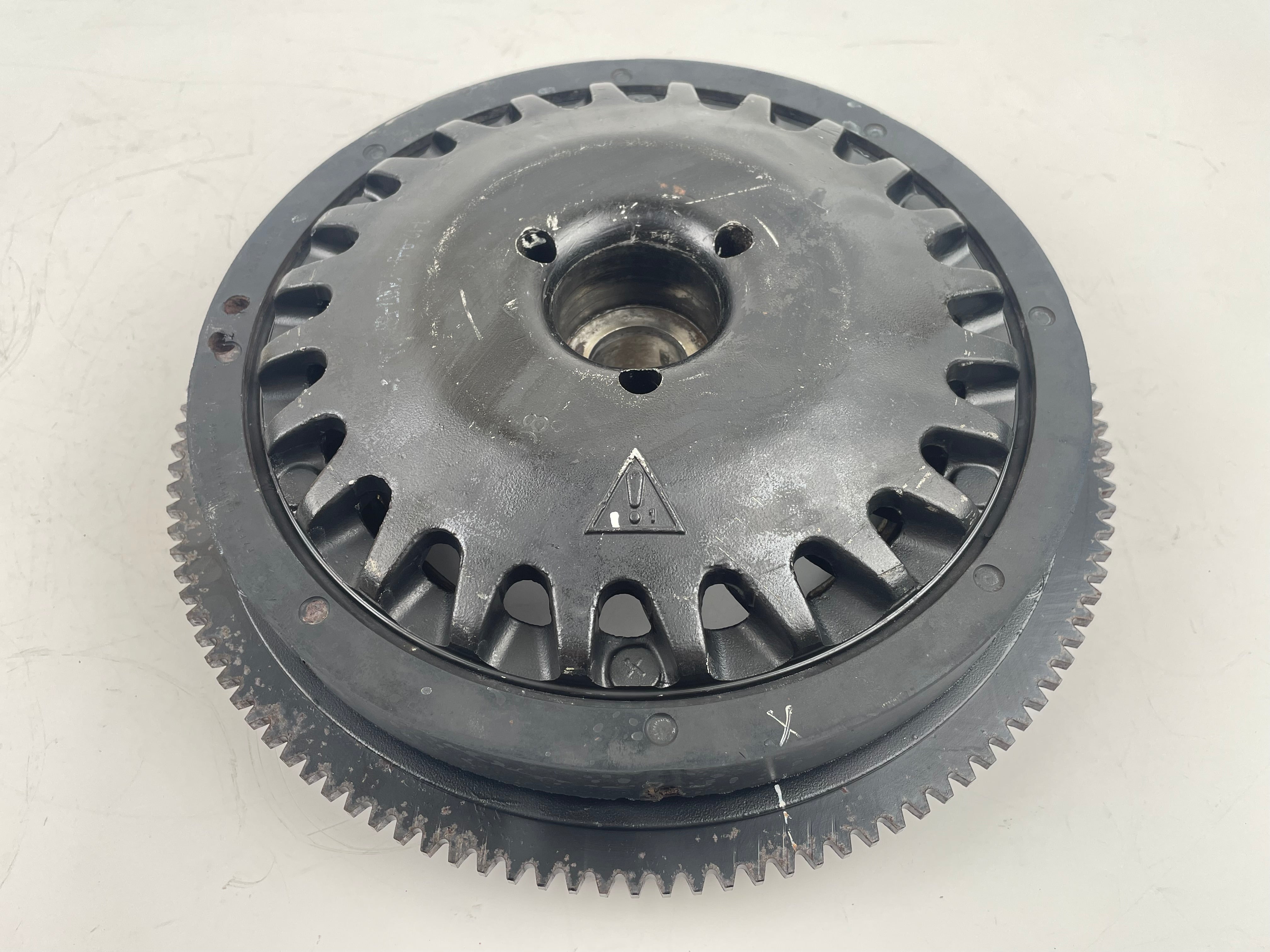 2007 Evinrude 250 HP 2 Stroke Outboard Flywheel 5006646 OEM