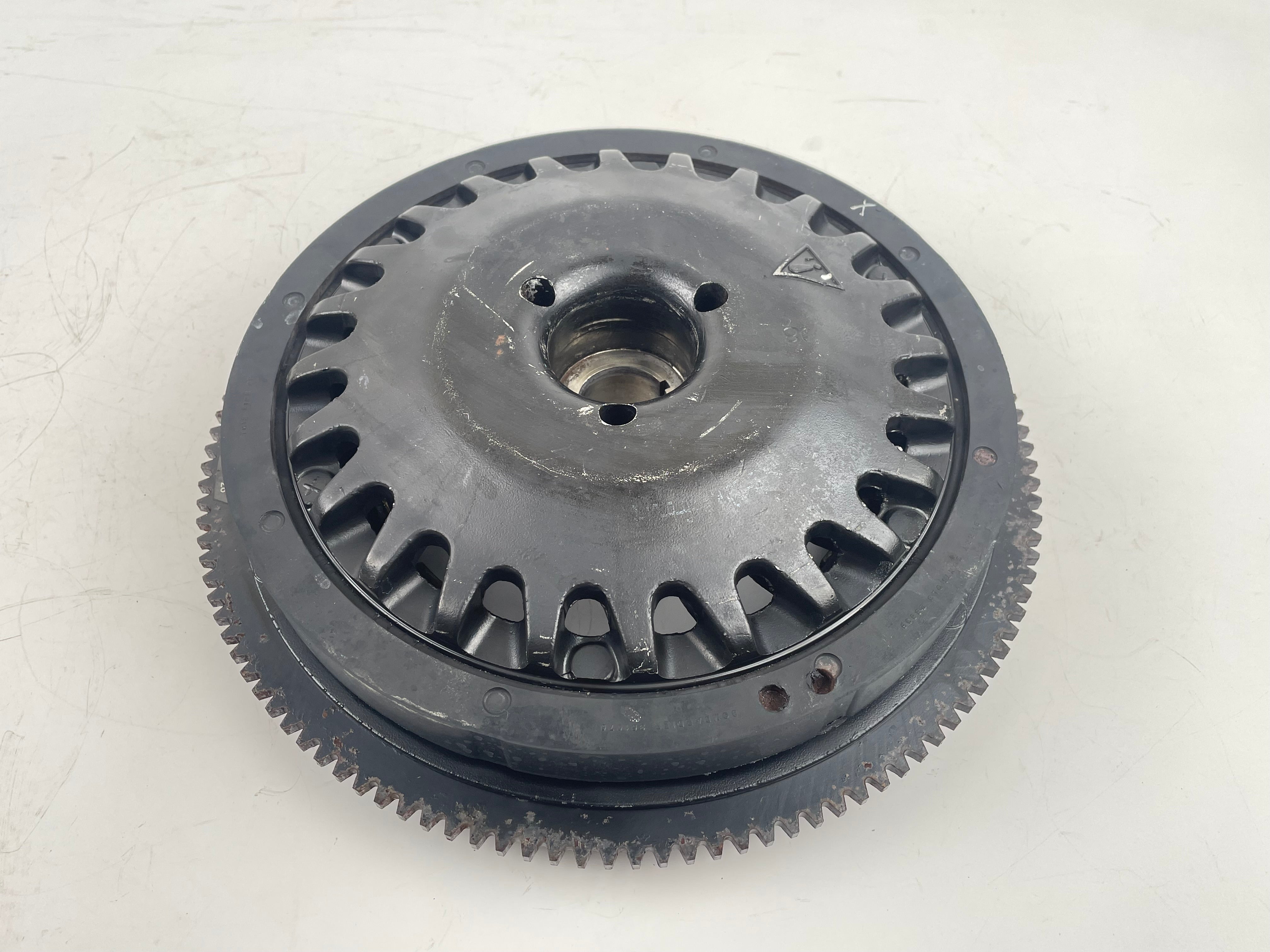 2007 Evinrude 250 HP 2 Stroke Outboard Flywheel 5006646 OEM