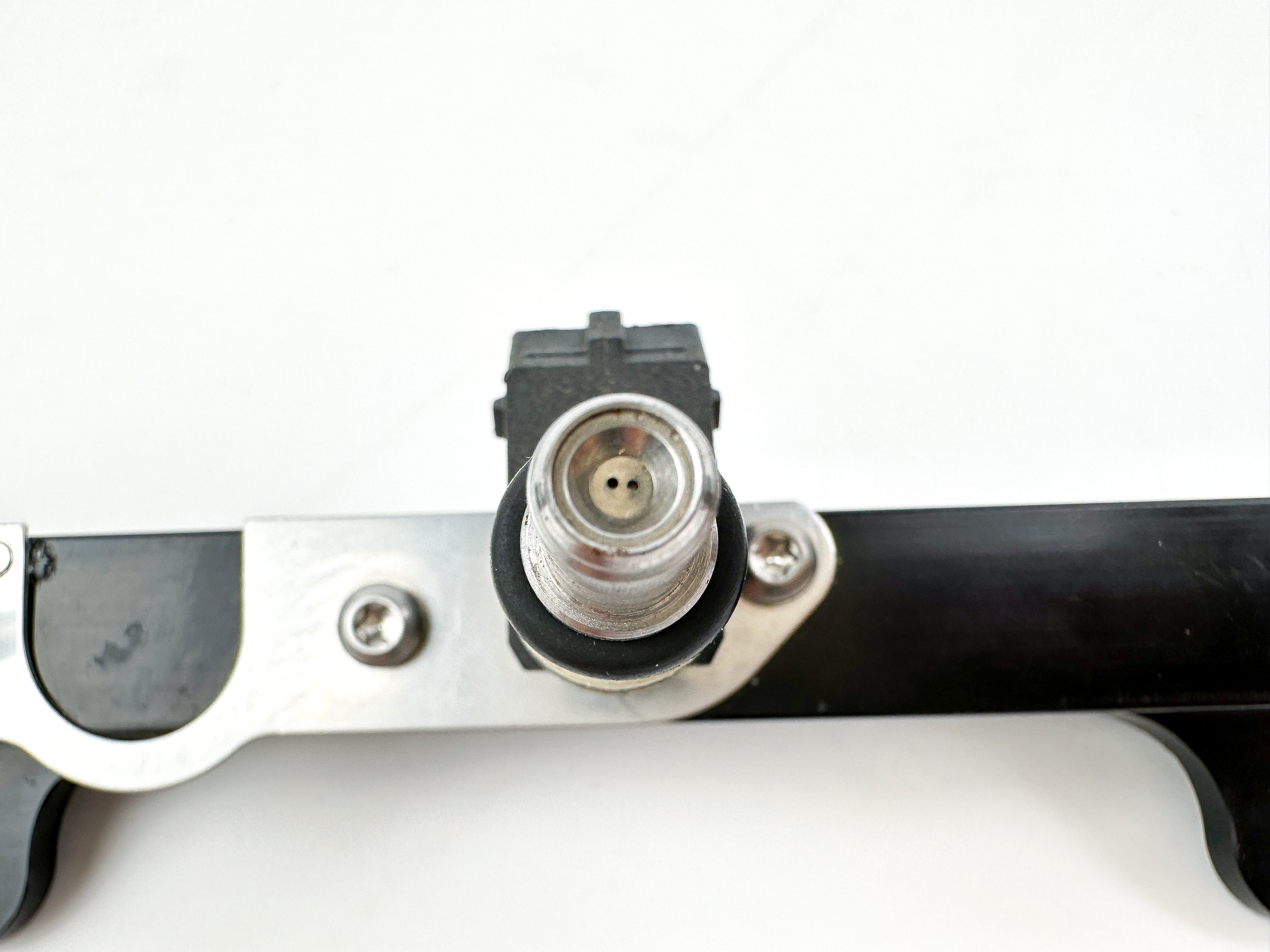 Mercury 135 150 175 200 HP L4 Verado Fuel Injector Set With Rail 892811T02