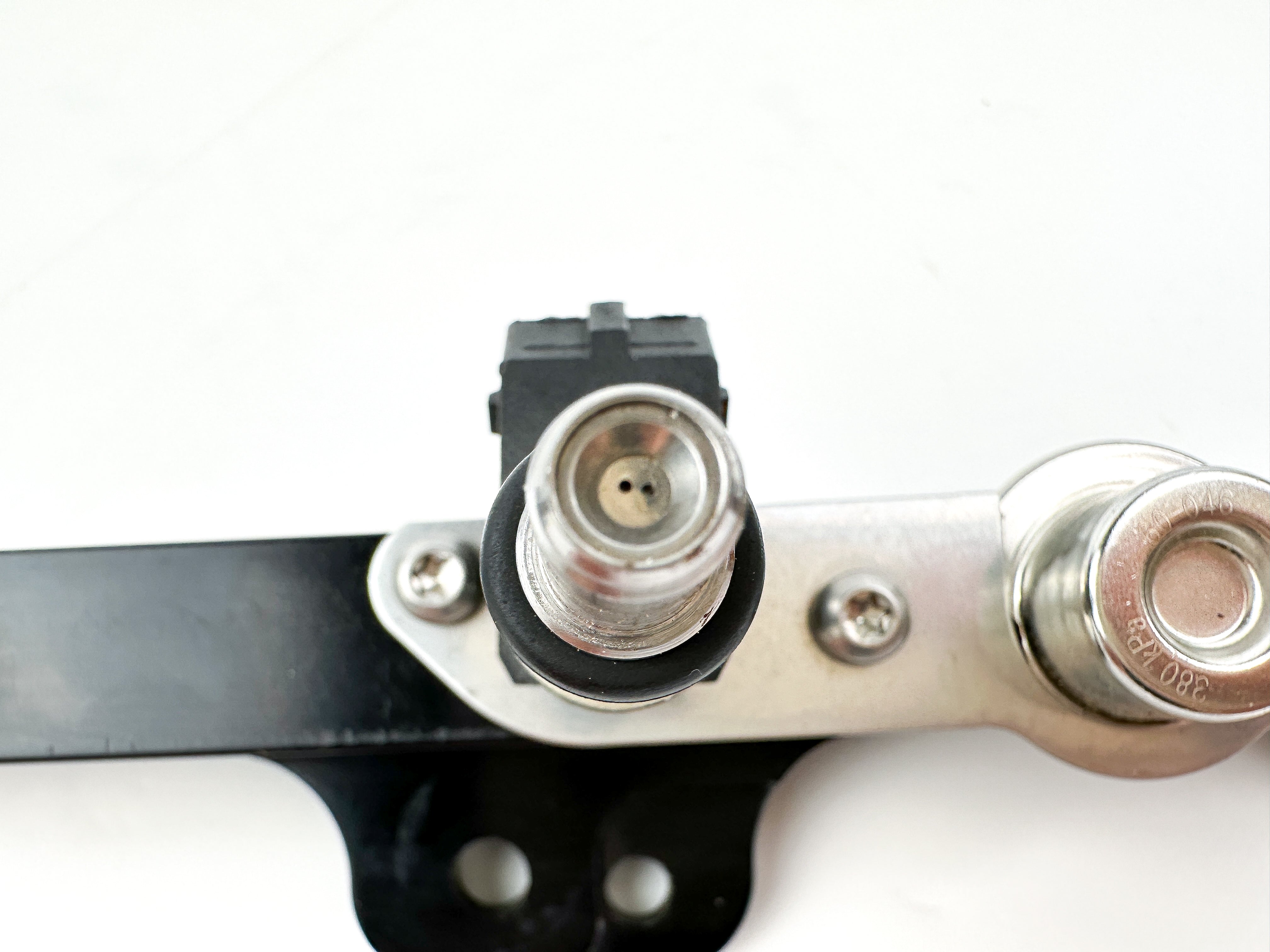 Mercury 135 150 175 200 HP L4 Verado Fuel Injector Set With Rail 892811T02