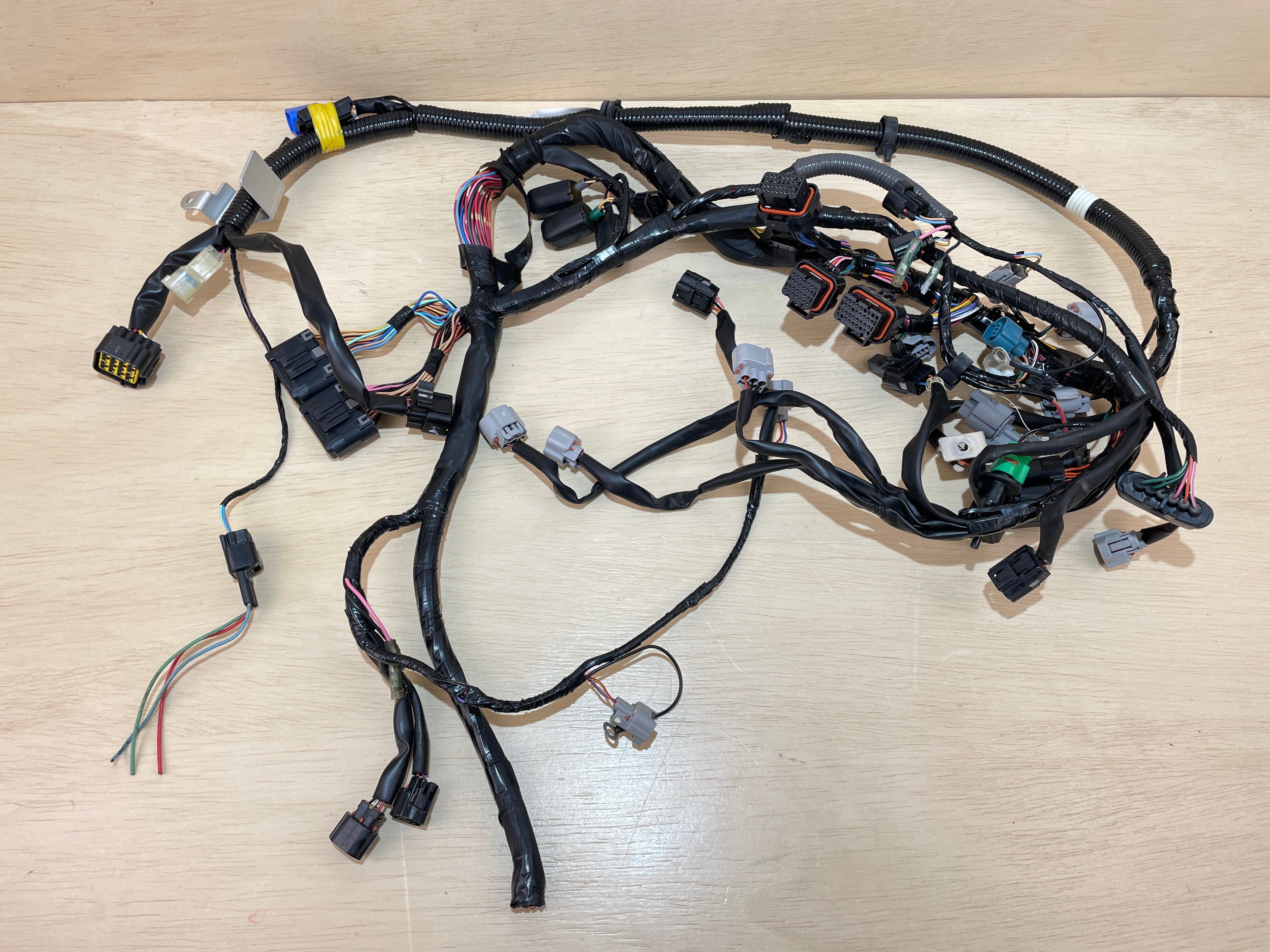 2015 Yamaha 250HP Engine Wiring Harness Assembly 6CE-82590-10-00 Damaged