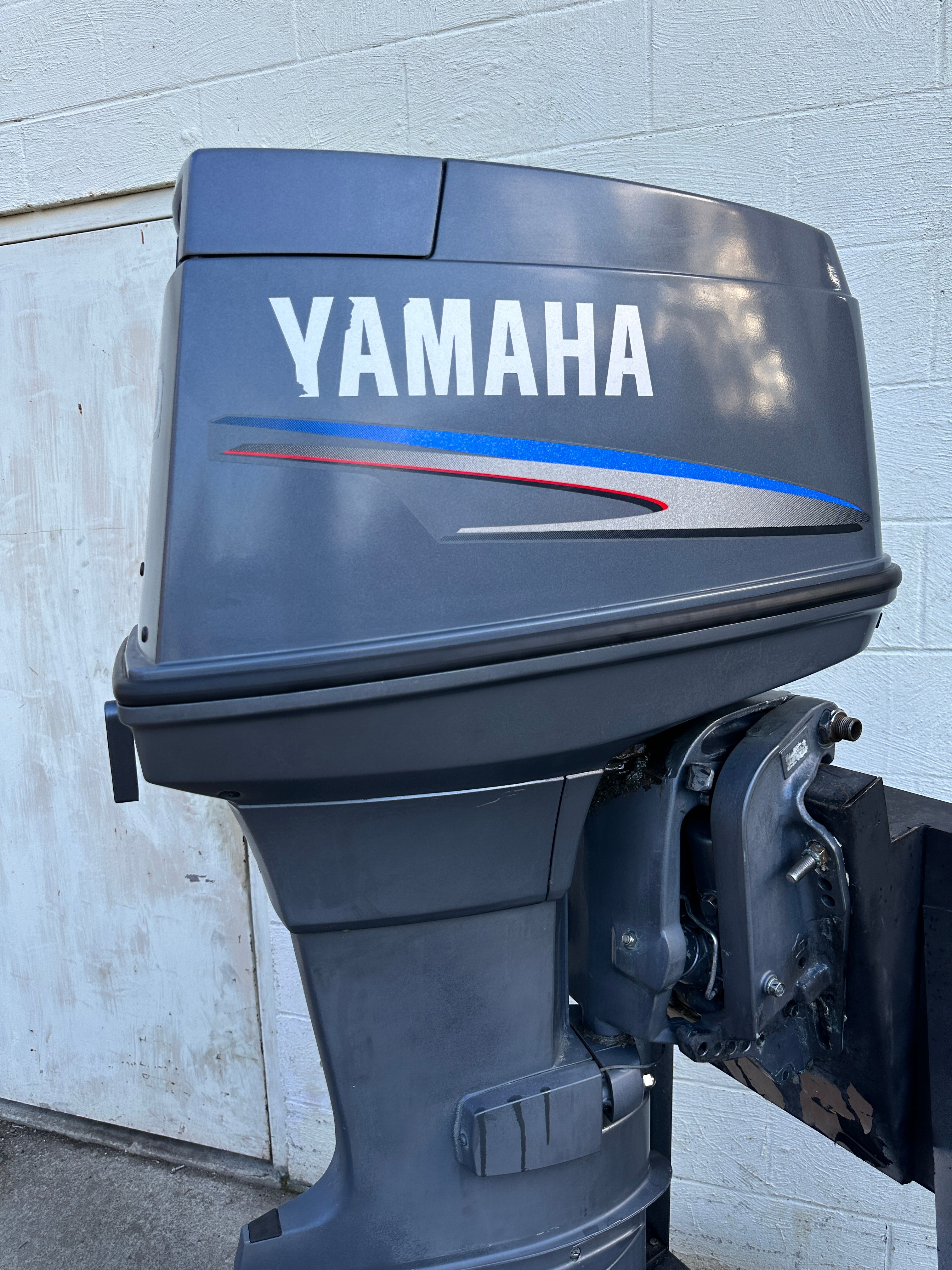 2002 Yamaha 90HP 2 Stroke Outboard Engine 20" Long Shaft Good Condition