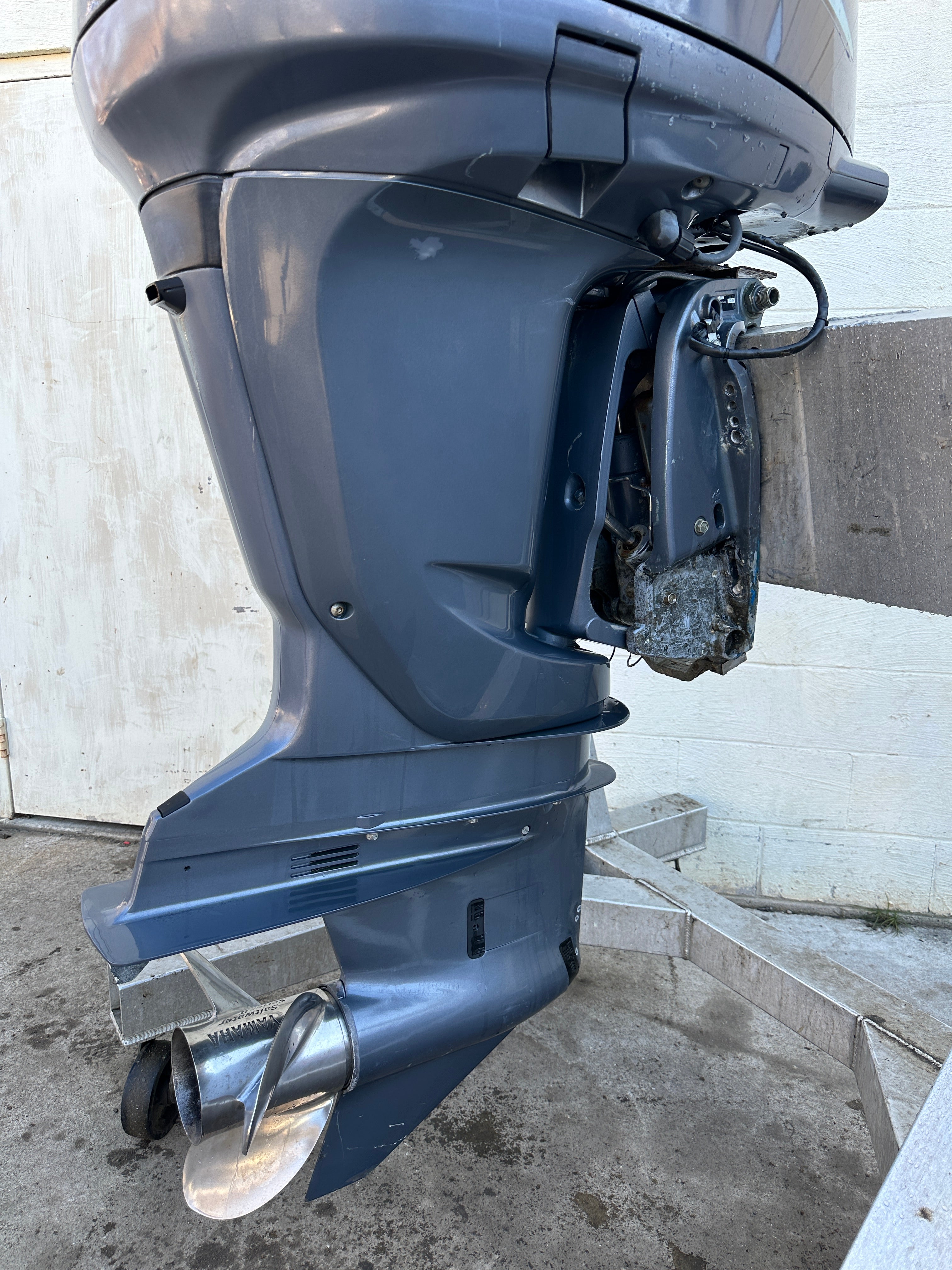 2007 Yamaha 250HP 4 Stroke Outboard Engine 25" XL Shaft W/ Prop