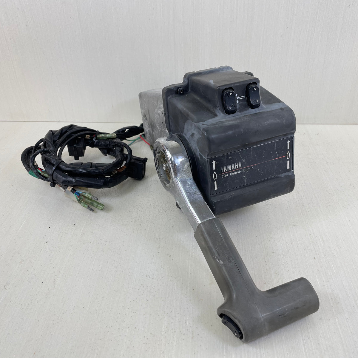 Twin Yamaha 704 Control Box Top Mount Binnacle - 1 Missing Lever