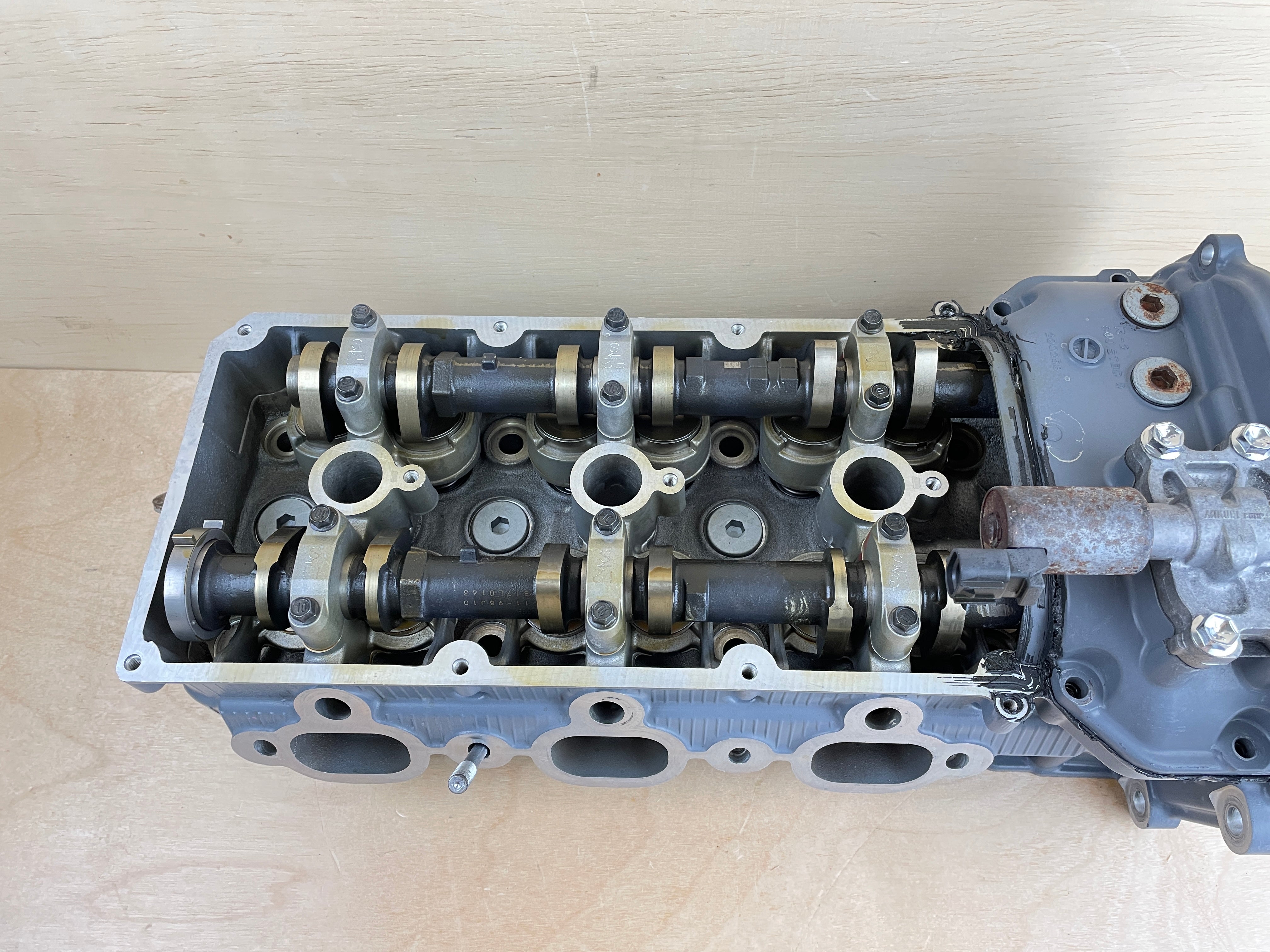 2011 Suzuki DF300 300HP Right Starboard Cylinder Head Assembly 11101-98J03