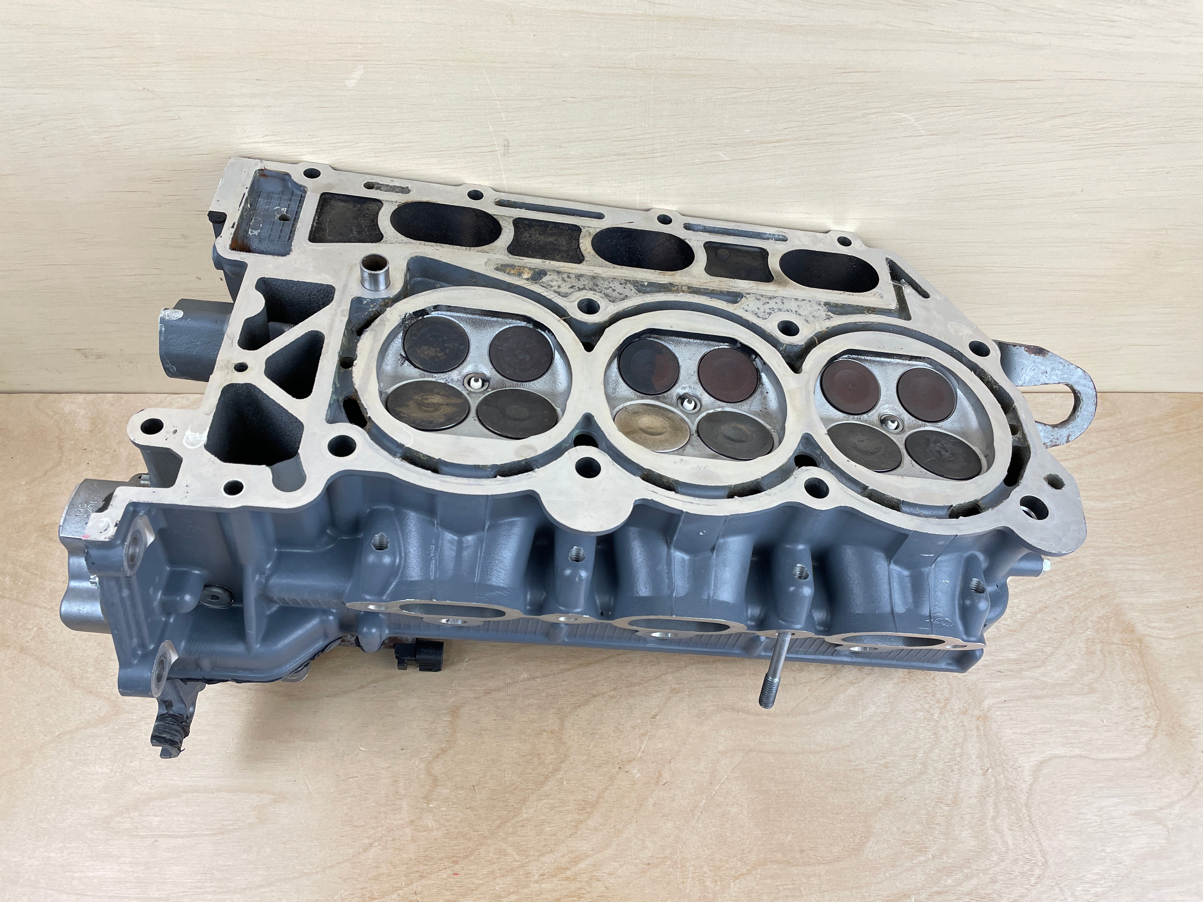 2011 Suzuki DF300 300HP Right Starboard Cylinder Head Assembly 11101-98J03