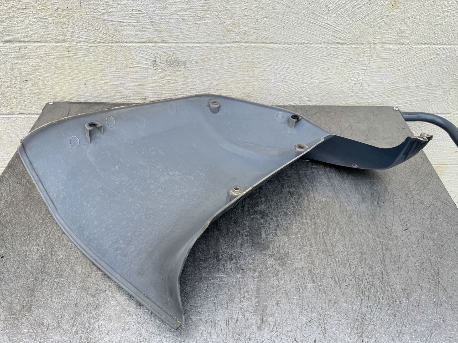 2007 Yamaha 250HP 3.3L Port Starboard Apron Lower Pans Cowling 69J-42741-00-8D