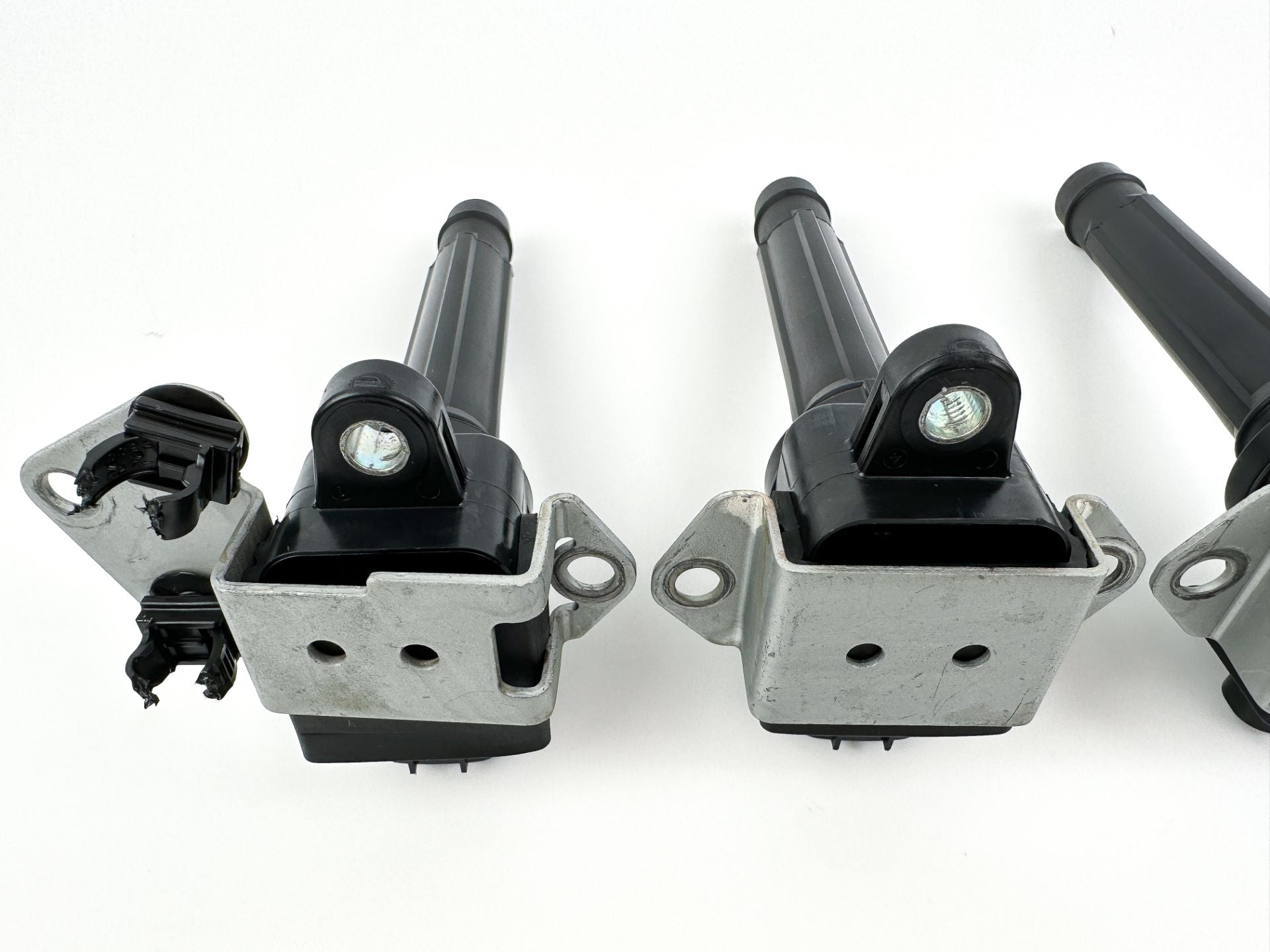 2018 Suzuki 350 HP 4 Stroke Outboard Ignition Coil Set 33410-98L00 OEM