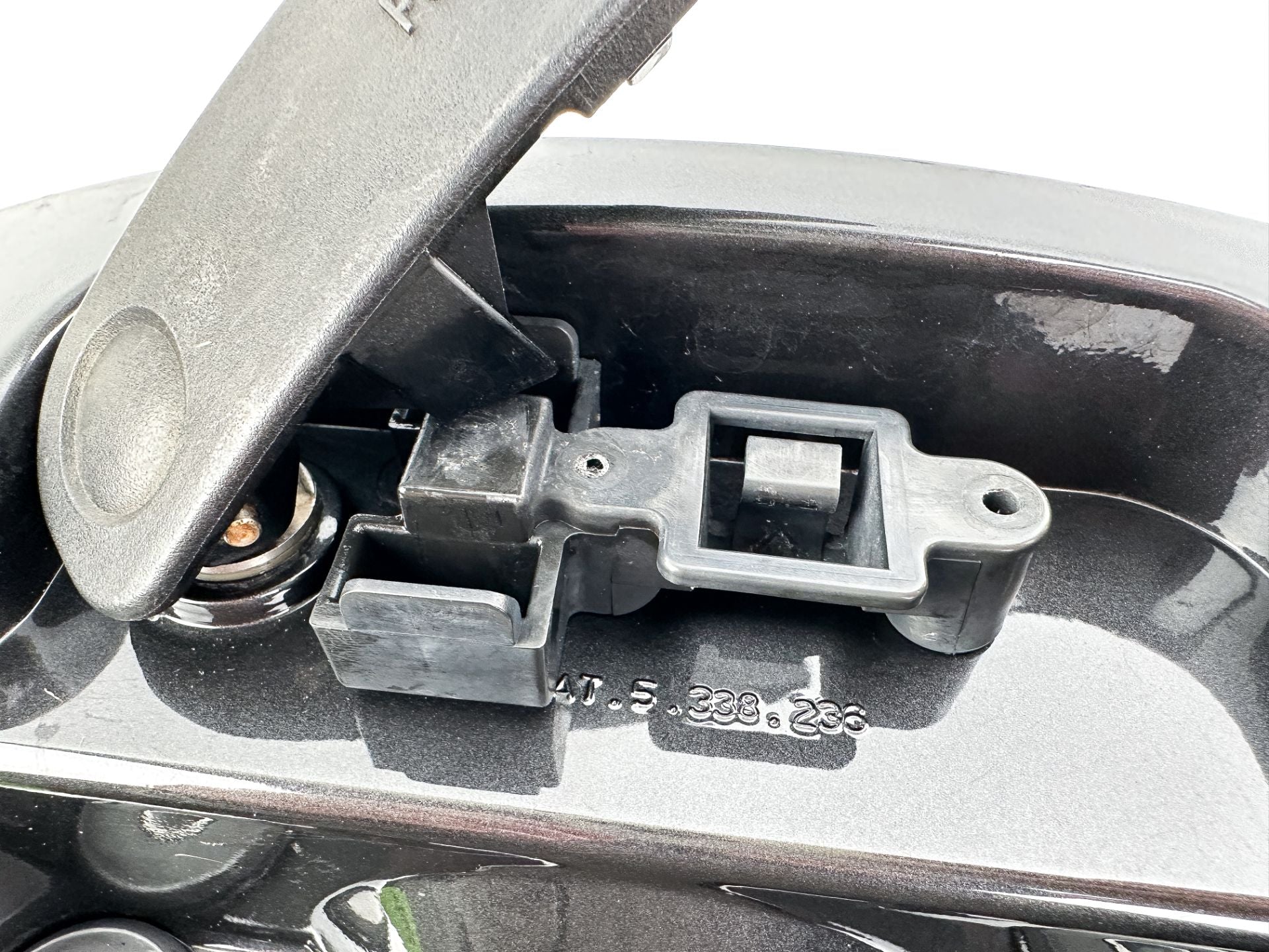 2016 Suzuki 175 HP 4 Stroke Outboard Front Panel Cowling Assembly 61831-96J10-0EP OEM