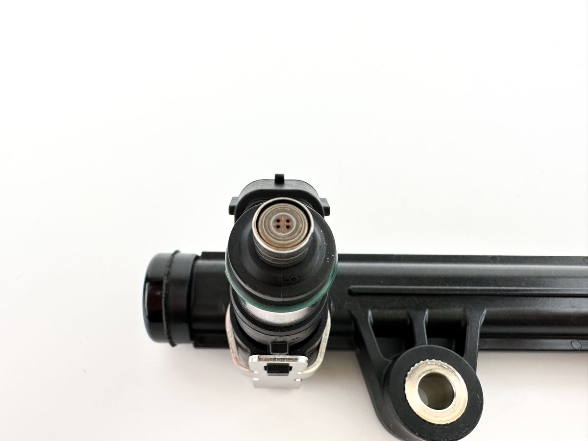 2012 Yamaha 250 HP 4 Stroke Outboard Fuel Injector Set W/ Rail 6AW-13761-00-00 OEM