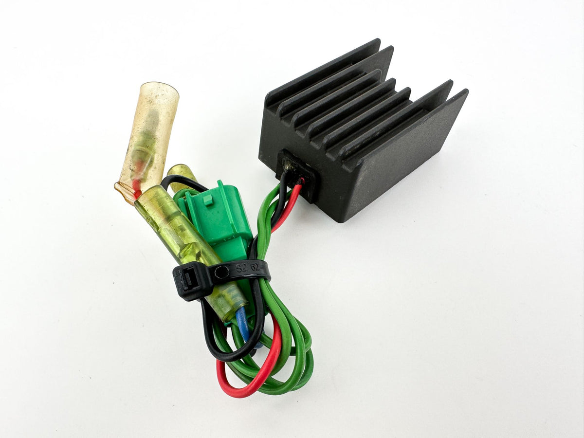 2002 Yamaha 50 HP 2 Stroke Outboard Rectifier & Regulator 6H2-81960-10-00 OEM