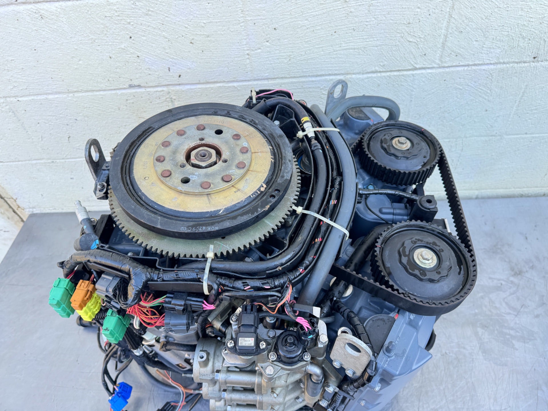 2004 Yamaha F225 225HP 3.3L 4 Stroke Outboard Powerhead - 231 Hours