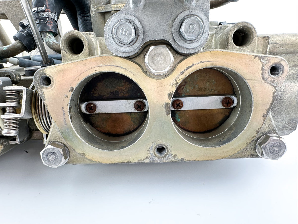 2002 Yamaha 115 HP 4 Stroke Outboard Intake Manifold & Throttle Body 68V-13751-01-00 OEM