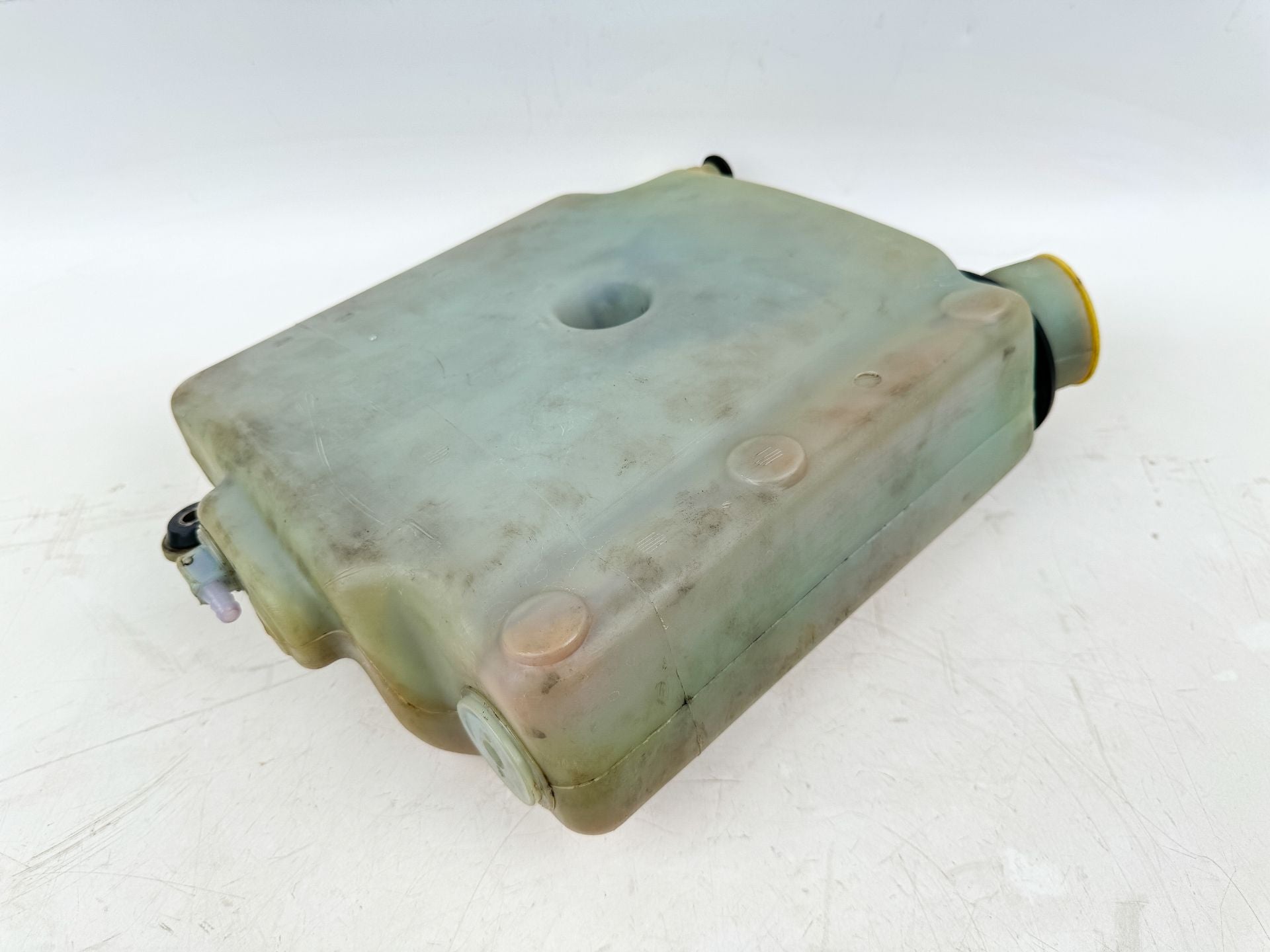 2000 Mercury 90 HP 2 Stroke Outboard Oil Tank 828361A2 OEM