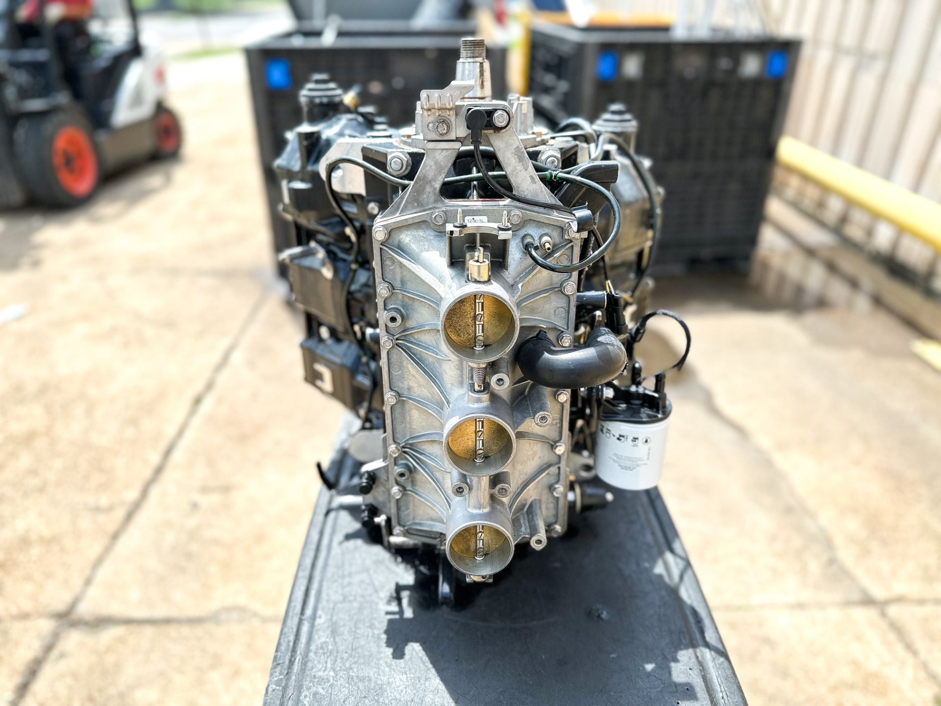 2013 Evinrude 250 HP 2 Stroke Outboard Powerhead 5007977 190 Hours