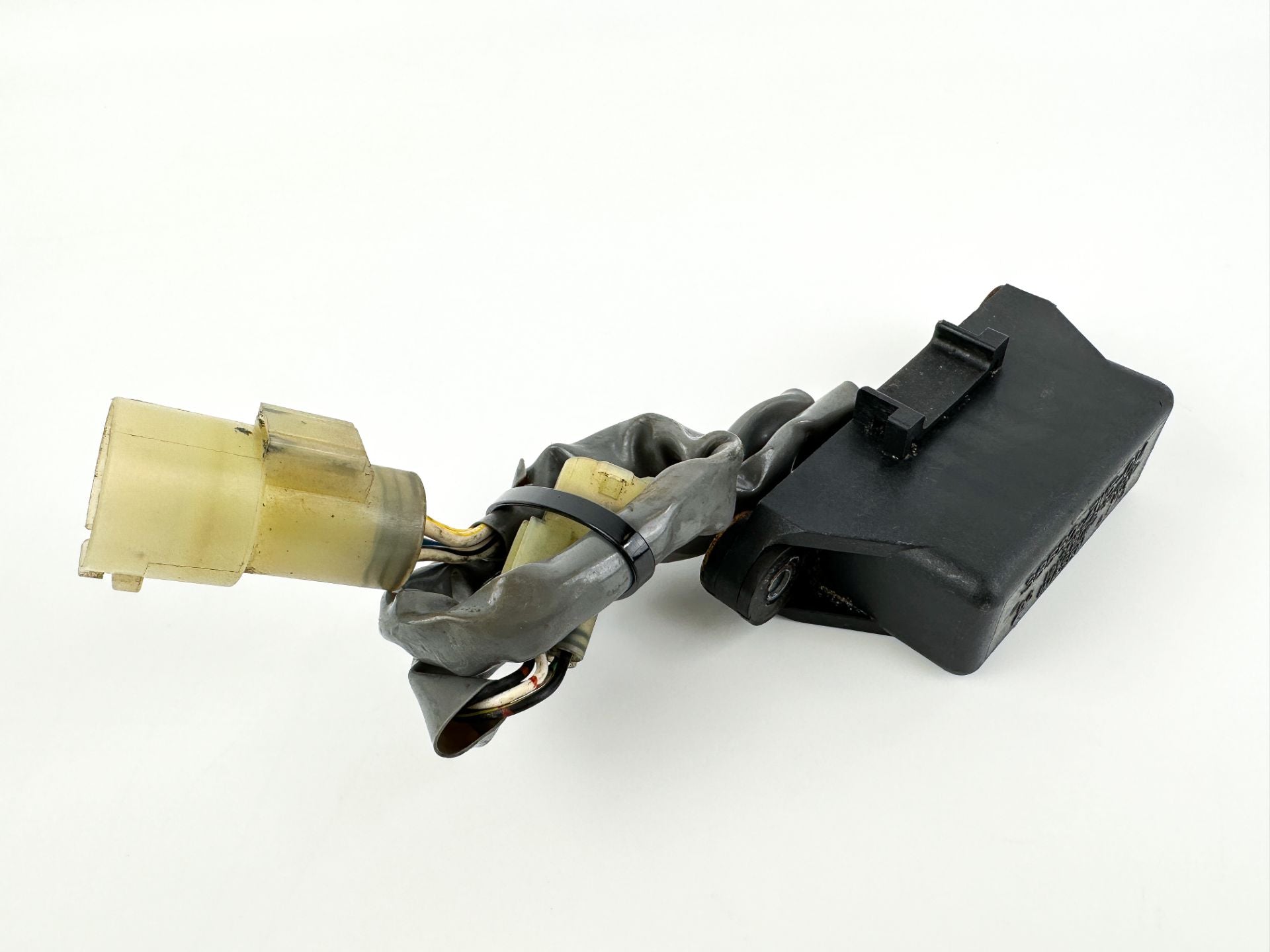 2001 Honda 130 HP 4 Stroke Outboard Main Relay  OEM