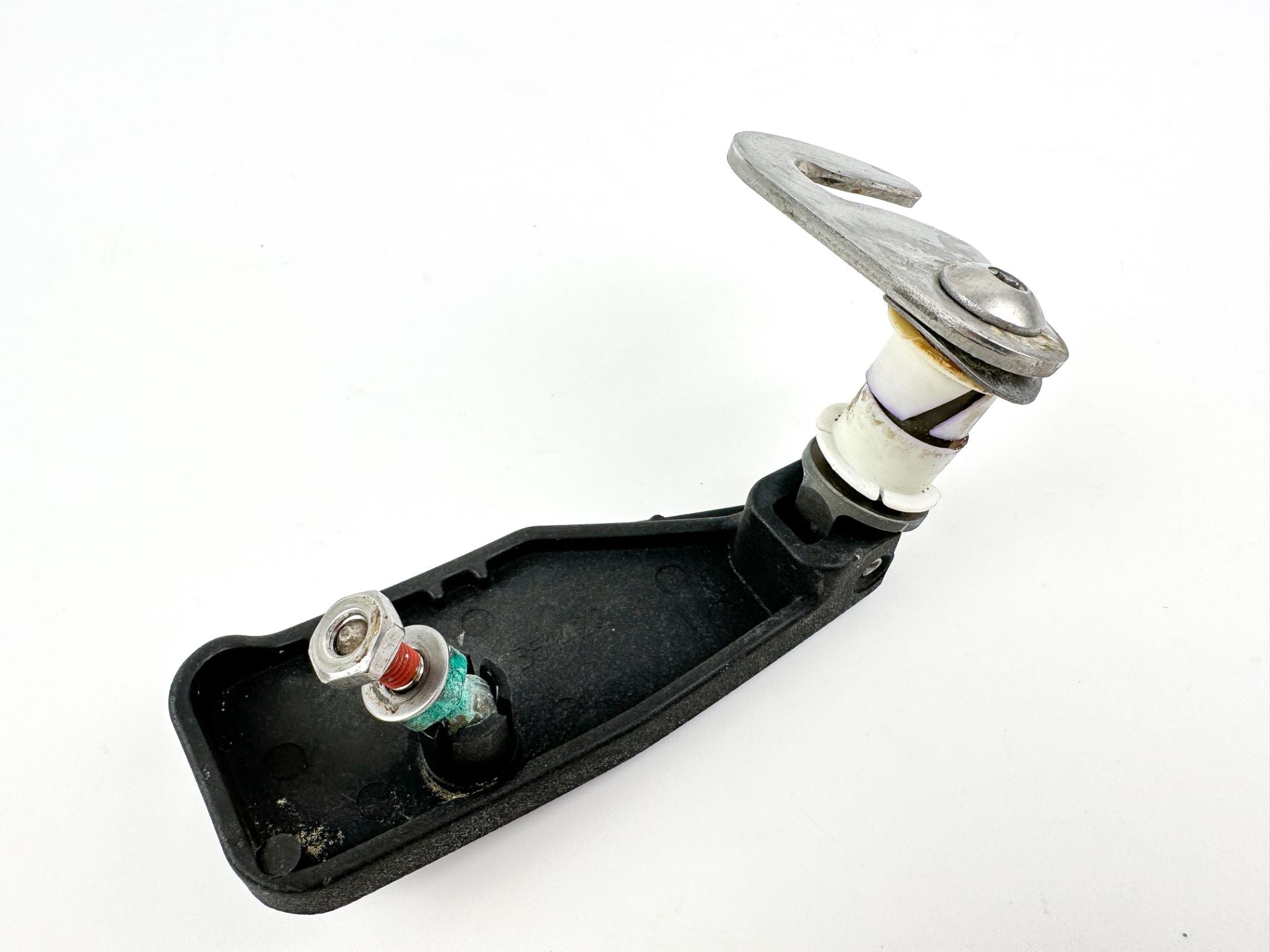 2007 Evinrude 250 HP 2 Stroke Outboard Rear Latch Handle 5005709 OEM