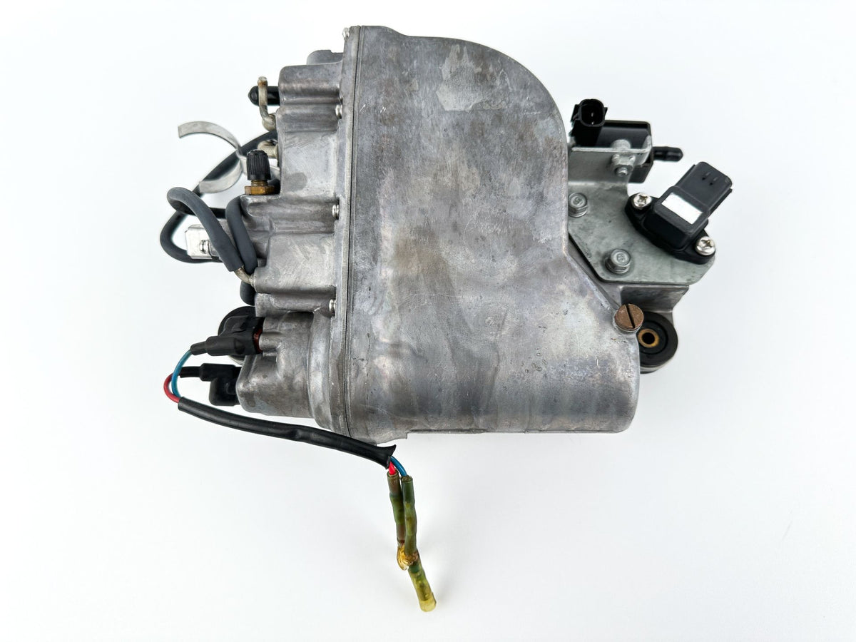 2002 Yamaha 200 HP 2 Stroke Outboard VST Float Chamber Assembly 68F-14182-01-00 OEM