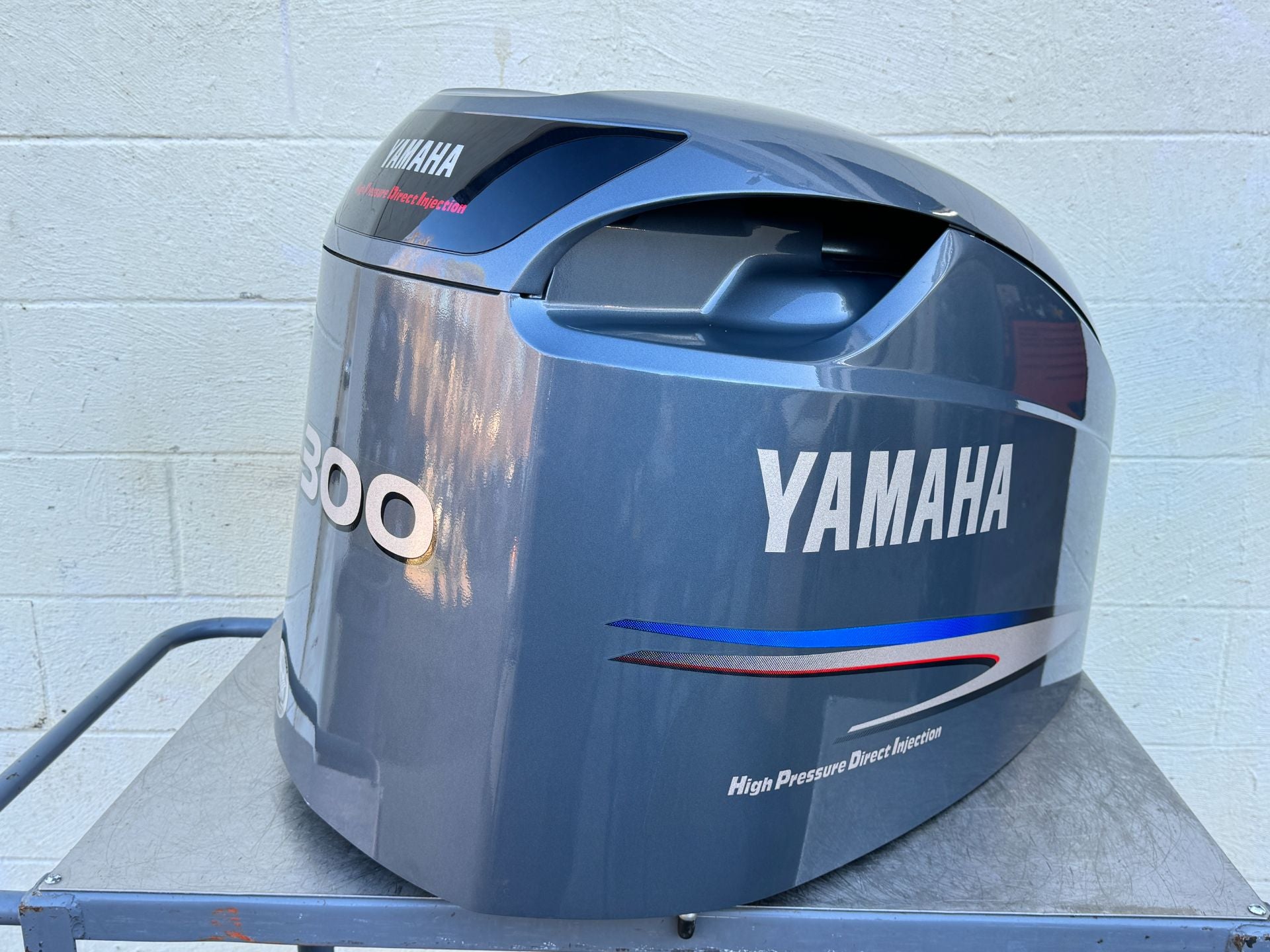 2004-2006 Yamaha 300HP 2 Stroke HPDI Top Cover Cowling Hood