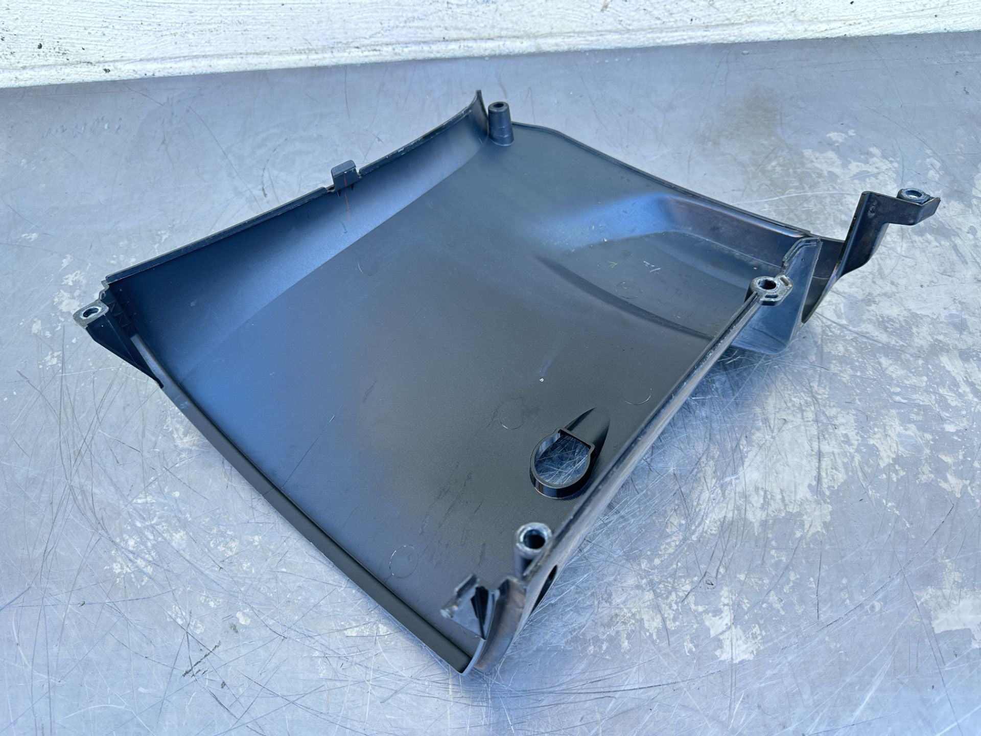 2016 Suzuki 175 HP 4 Stroke Outboard 25" XL Cowling Set Oil Pan Cover