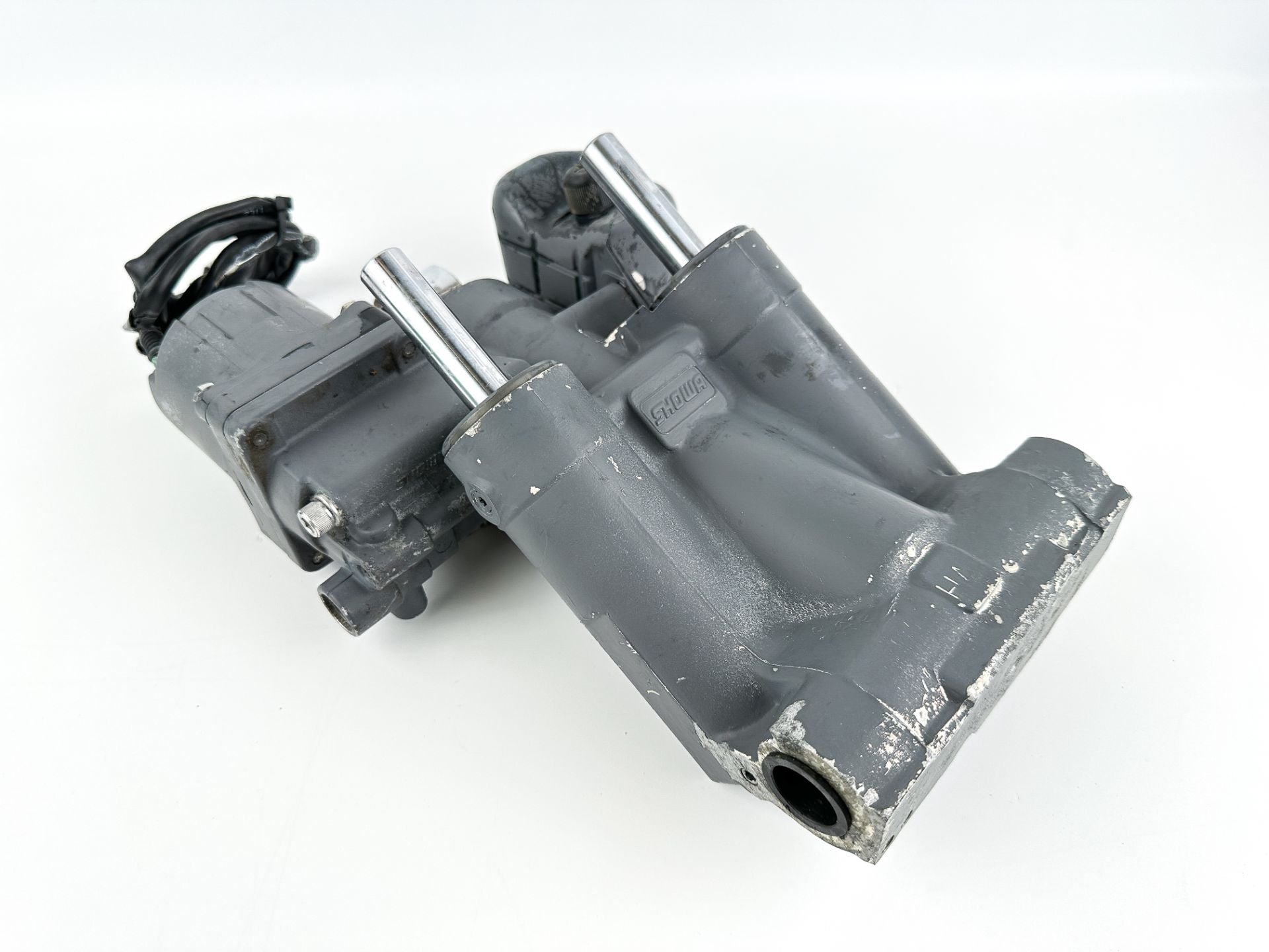 2001 Honda 130 HP 4 Stroke Outboard Power Trim Tilt Unit 56000-ZW1-708 OEM