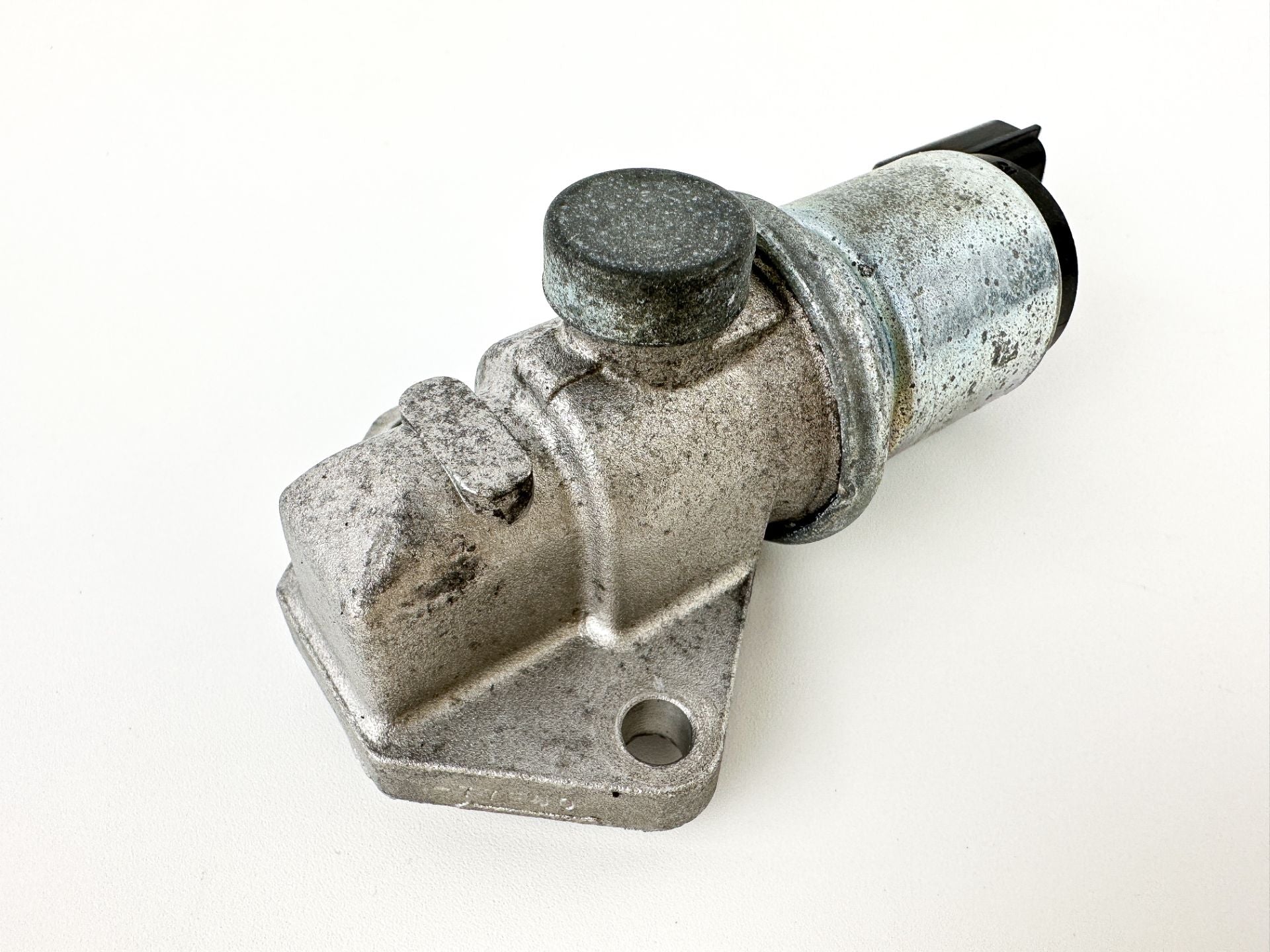 2005 Suzuki 115 HP 4 Stroke Outboard IAC Idle Air Control Valve 18137-77E00 OEM