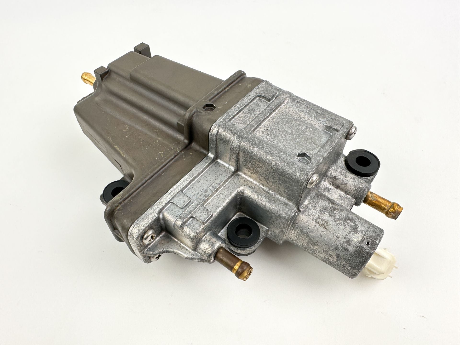 2012 Suzuki 140 HP 4 Stroke Outboard Vapor Separator Tank VST Read to Install