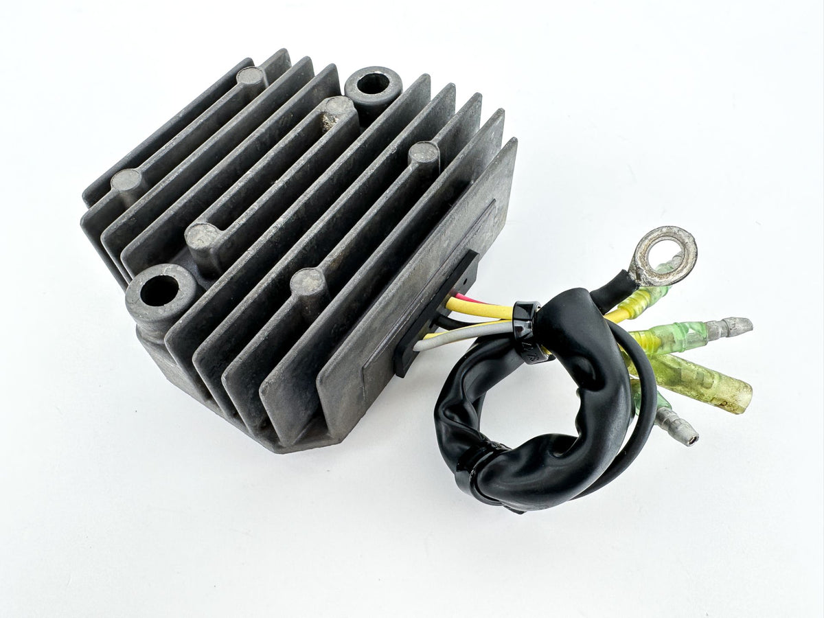 2005 Yamaha 25 HP 4 Stroke Outboard Rectifier & Regulator 65W-81960-10-00 OEM