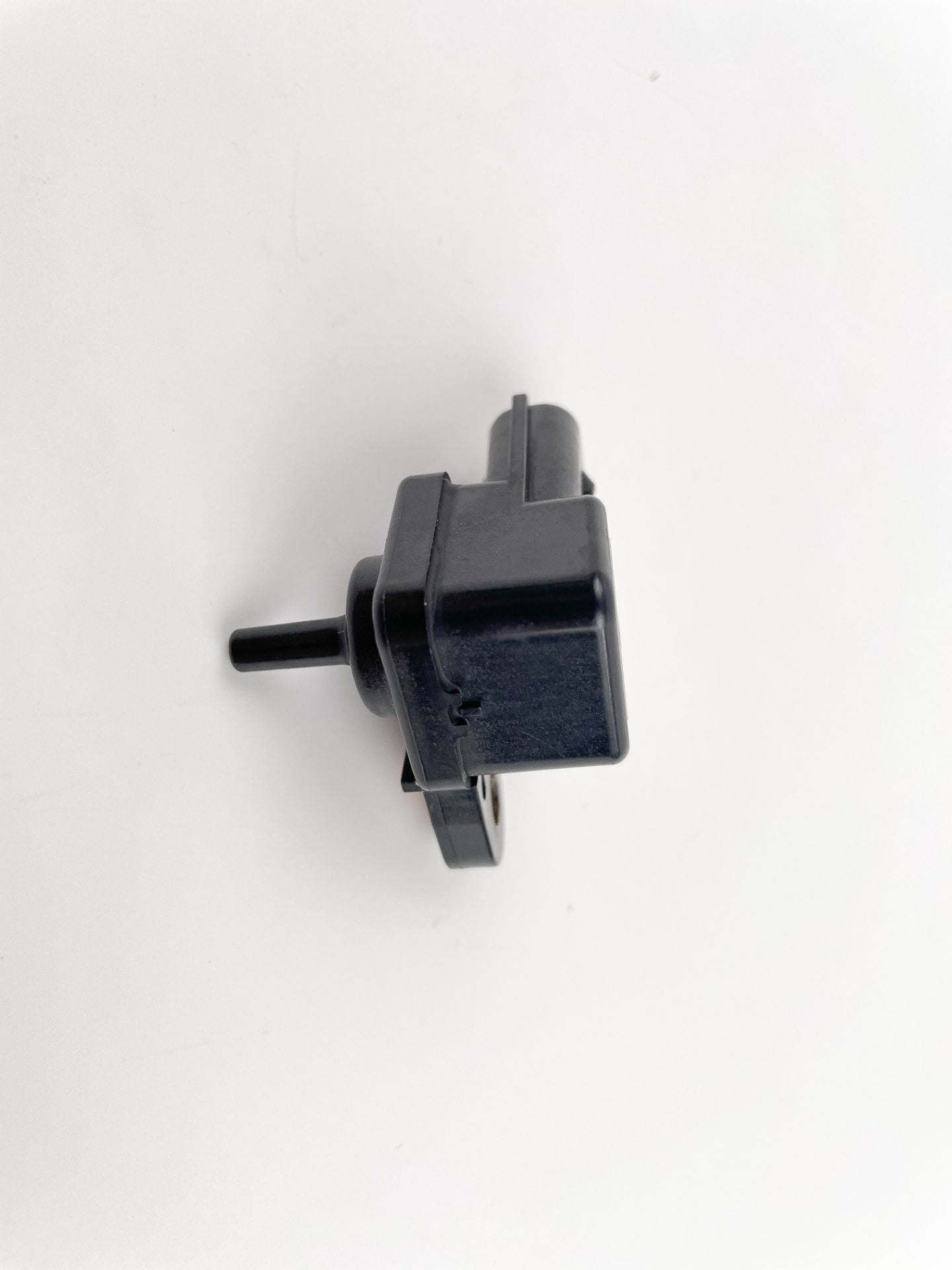 2002 Suzuki 60 HP 4 Stroke Outboard MAP Pressure Sensor 18590-80C40 OEM