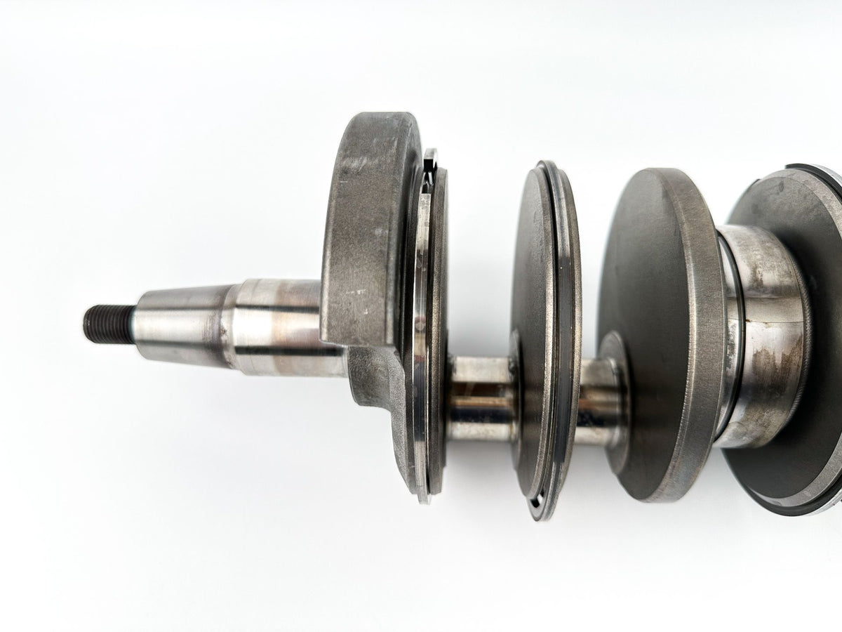 2005 Mercury 225 HP 2 Stroke Outboard Crankshaft 9784A11 OEM