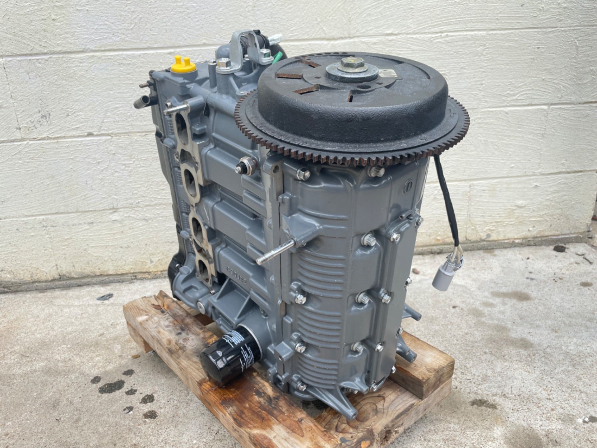 2008 Suzuki 90 HP 4 Stroke Outboard Powerhead Crankcase 11300-90J11 OEM