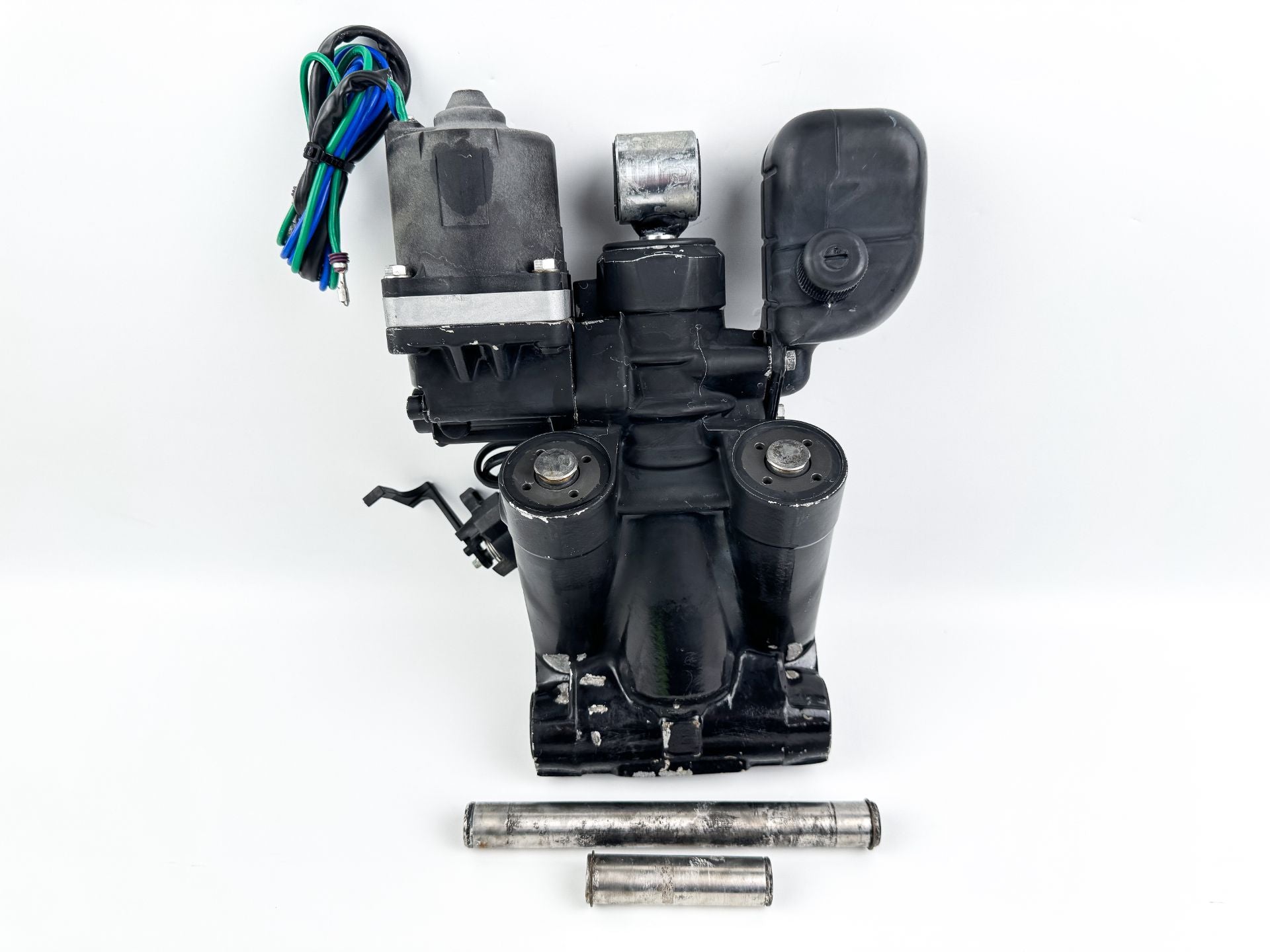 2017 Evinrude 200 HP Etec 2 Stroke Outboard Power Trim Tilt Unit 5005113 OEM